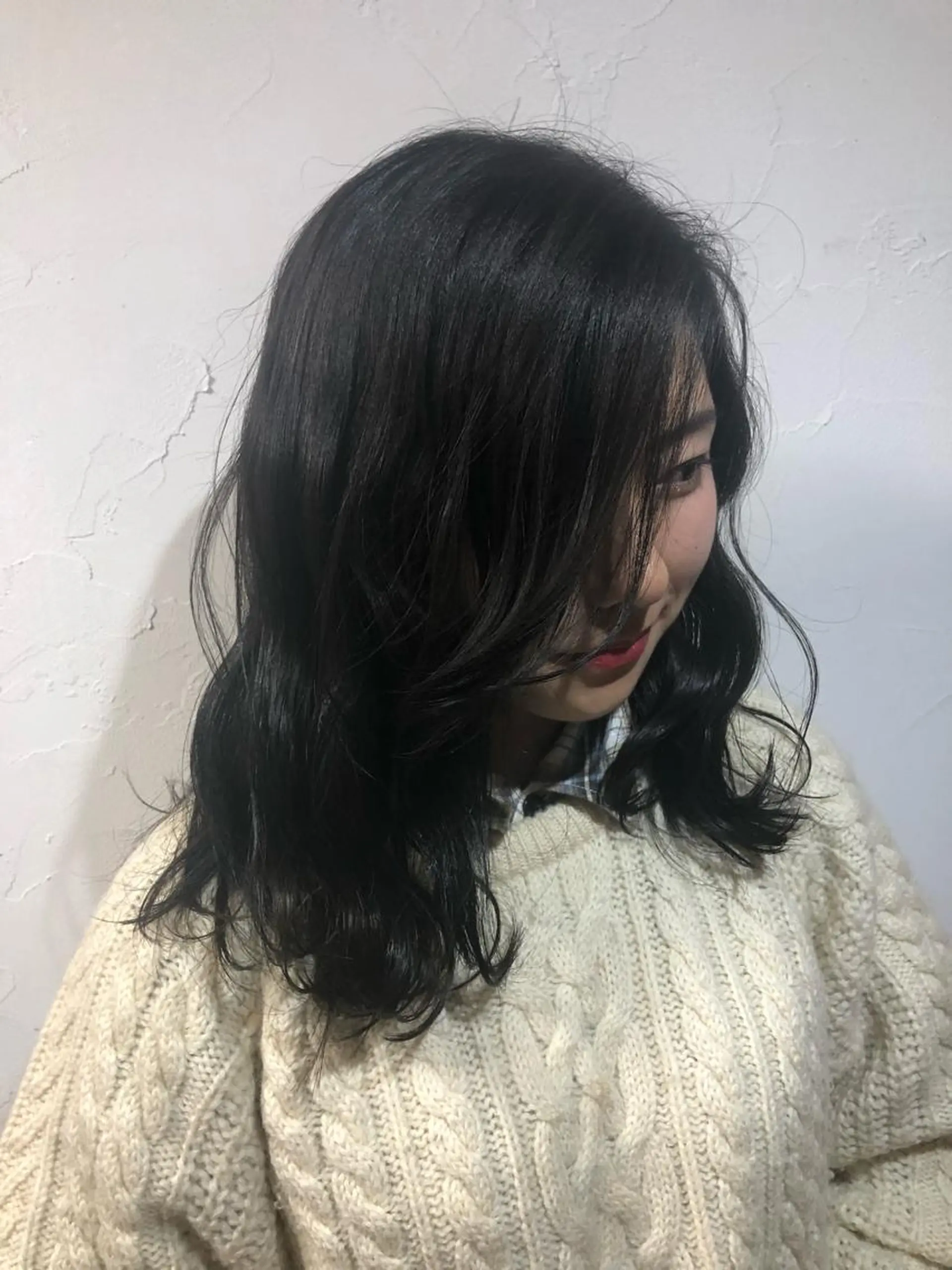 ミディアム カラー ヘアアレンジ アッシュ 黒髪 カット ヘアカラー 遠藤 拓馬のヘアスタイル