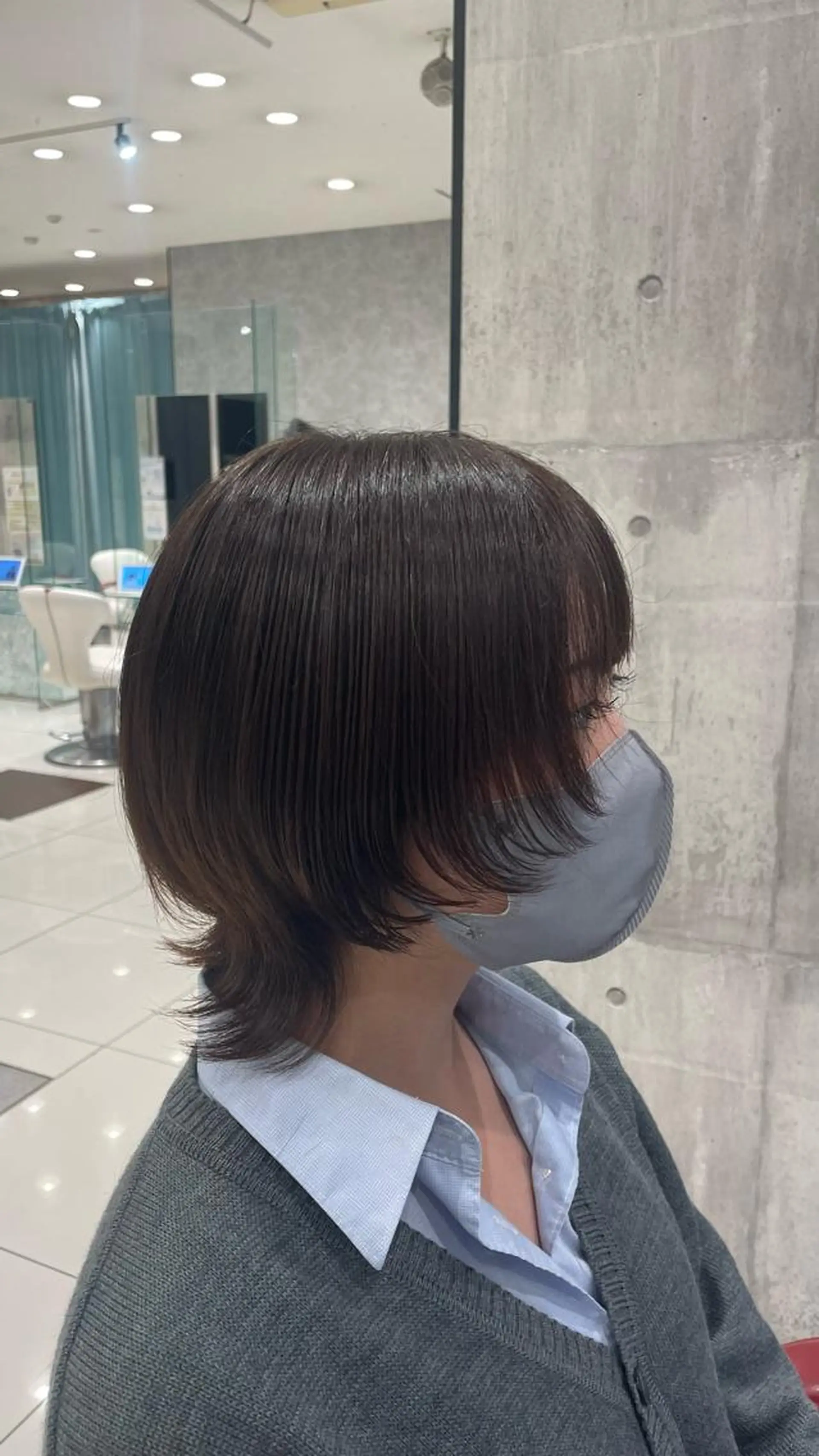 ミディアム 顔周りカット ウルフカット ハイトーンカラー✨️ Amiのヘアスタイル