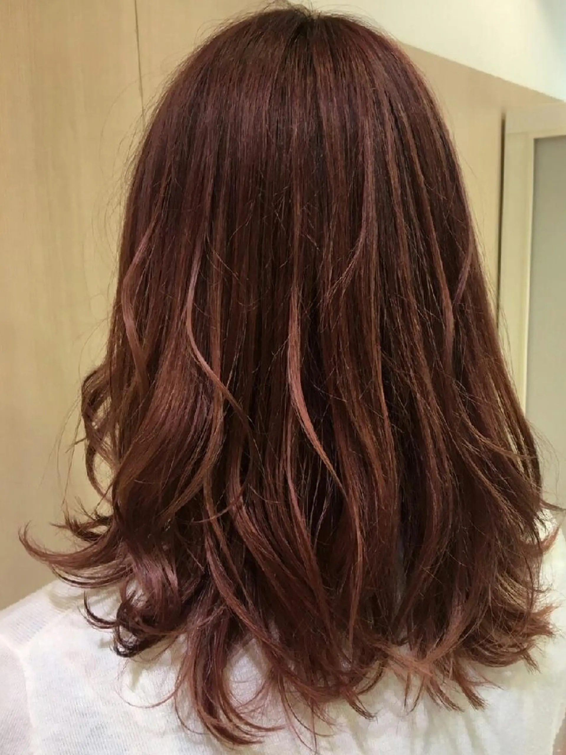 ミディアム カラー アッシュ ブリーチ ピンクカラー 遠藤 拓馬のヘアスタイル