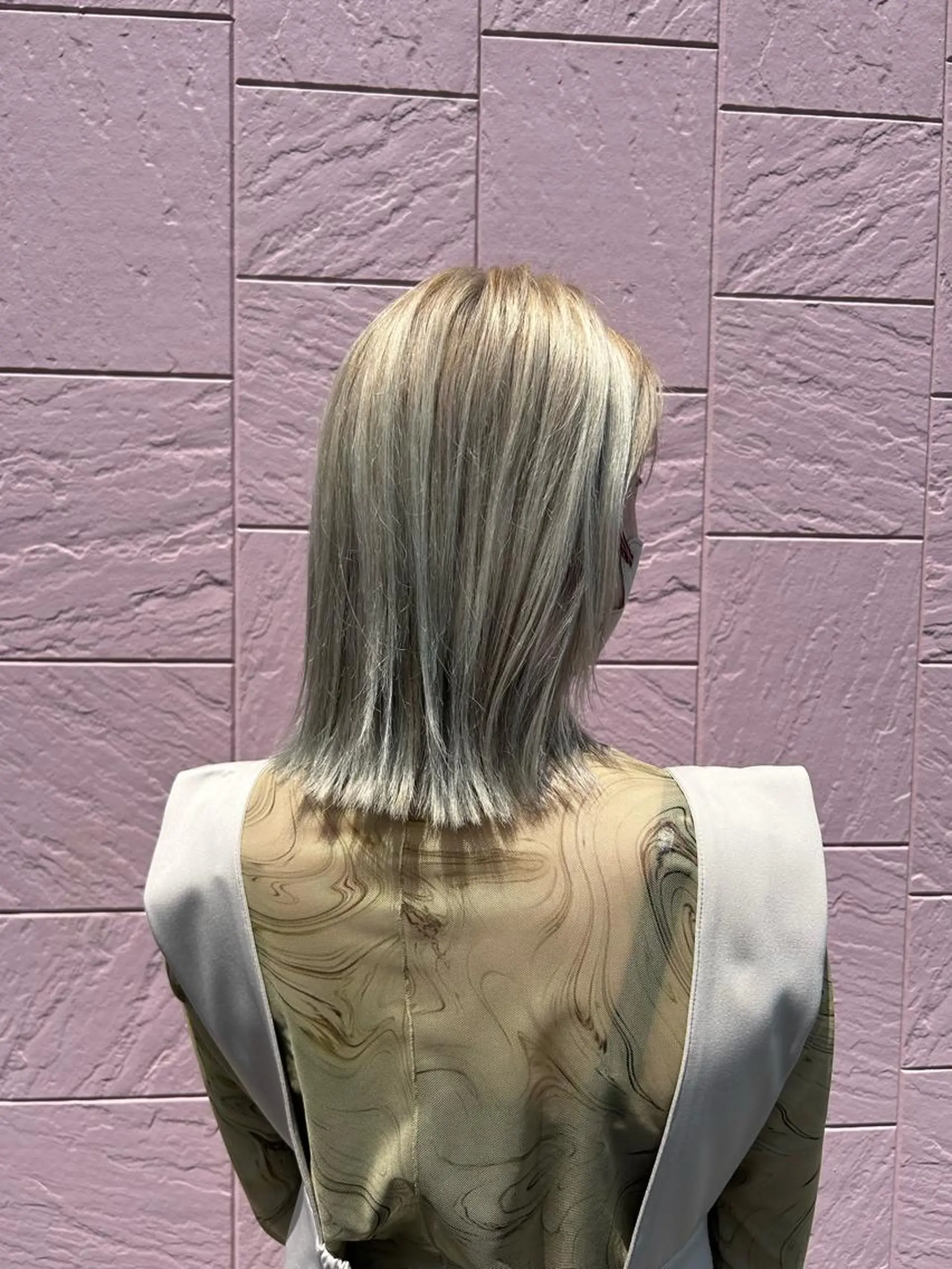 ミディアム カラー バレイヤージュ ブリーチ ケアブリーチ 透明感カラー デザインカラー 💙ルル💙 ハイトーン/レイヤーのヘアスタイル