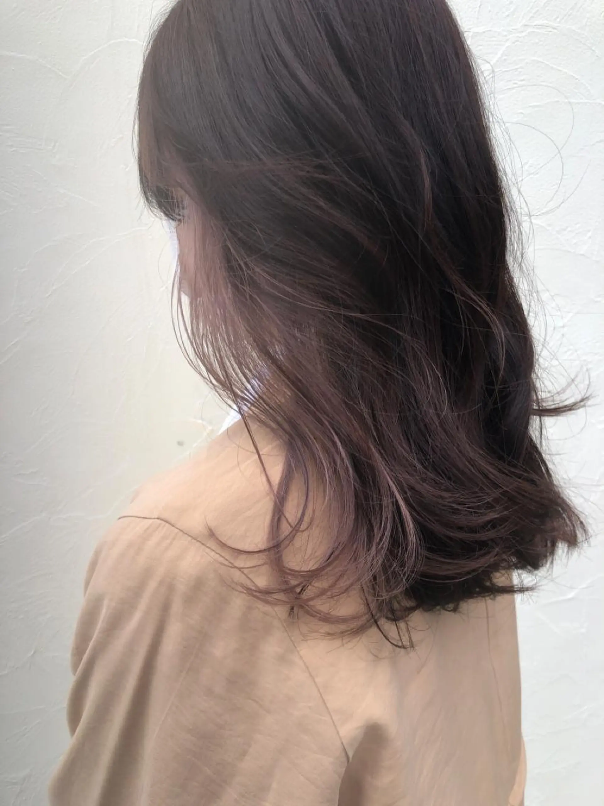 ミディアム カラー パーマ ヘアアレンジ イヤリングカラー グレージュ インナーカラー ヘアカラー 【ツヤ髪美容師】 ツダケイスケのヘアスタイル