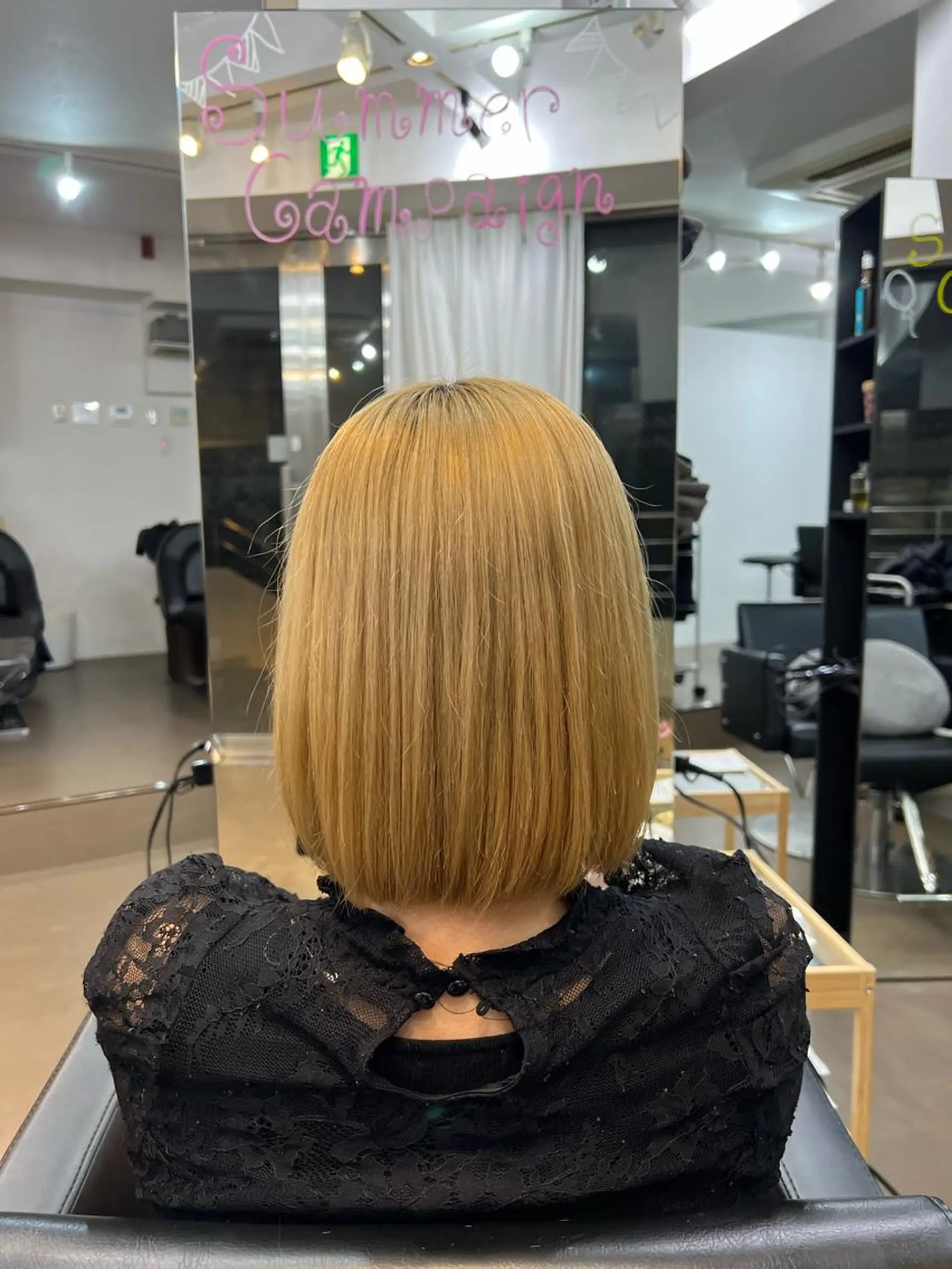 ショート カラー バレイヤージュ ブリーチ ケアブリーチ ダブルカラー ハイライトカラー 神戸ボブ✂️ ioe三宮/田 伸佳のヘアスタイル