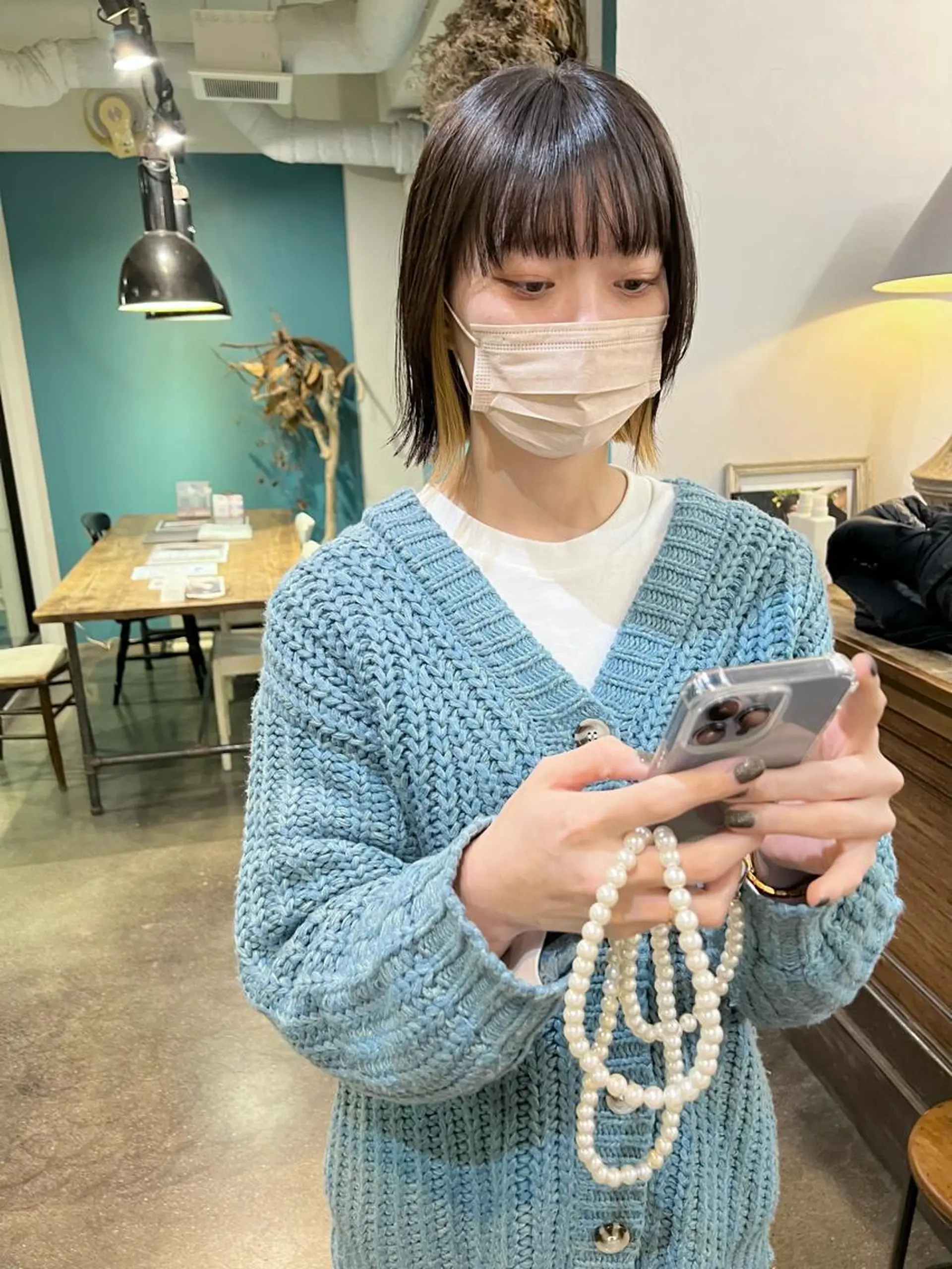 ショート カラー 切りっぱなしボブ イヤリングカラー インナーカラー ボブ カット ヘアカラー 千葉 郁也のヘアスタイル