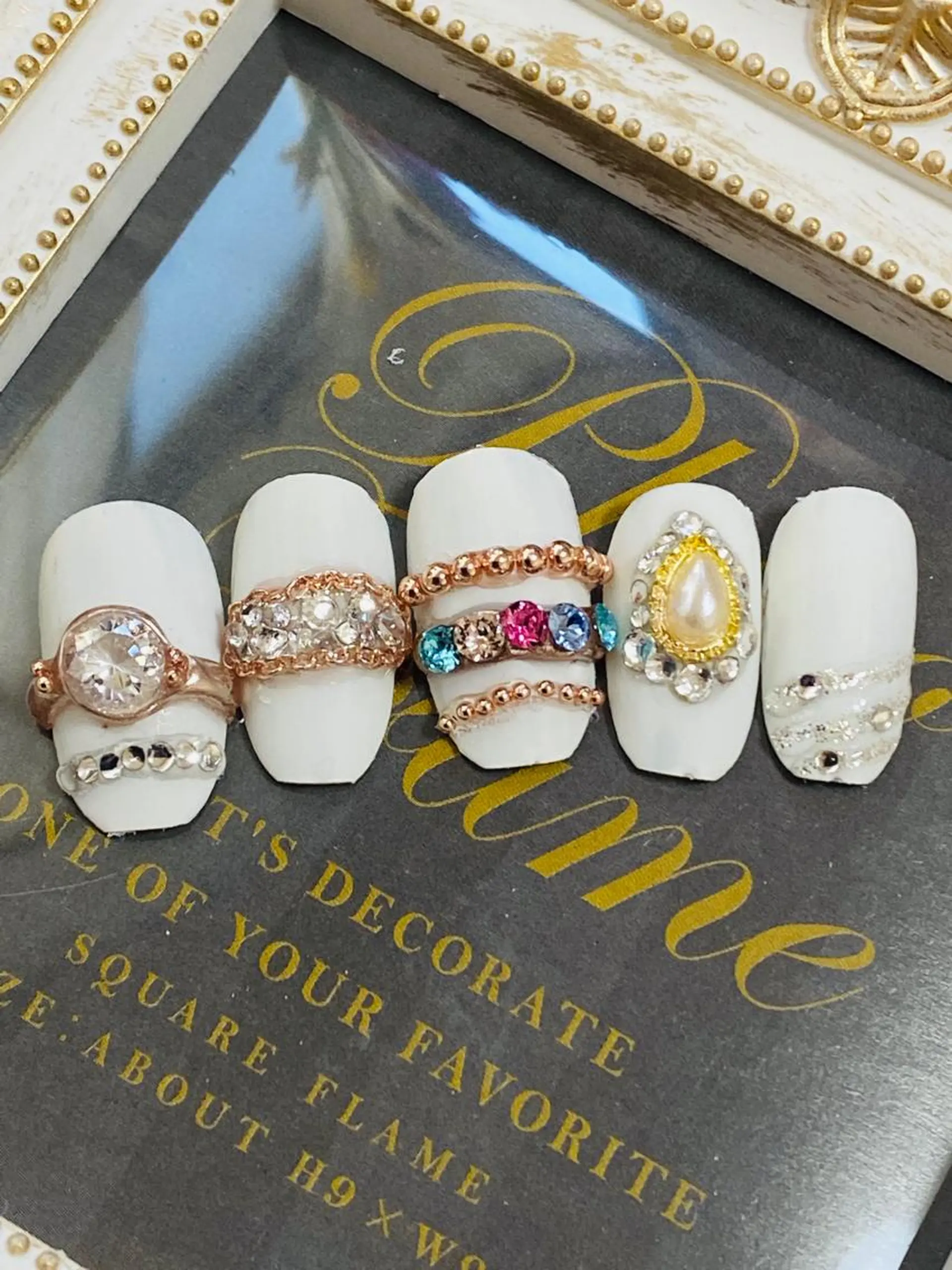 ネイル ゴージャス ラメ(グリッター) 自宅ネイルサロン ♦️nuance♦️のネイルデザイン