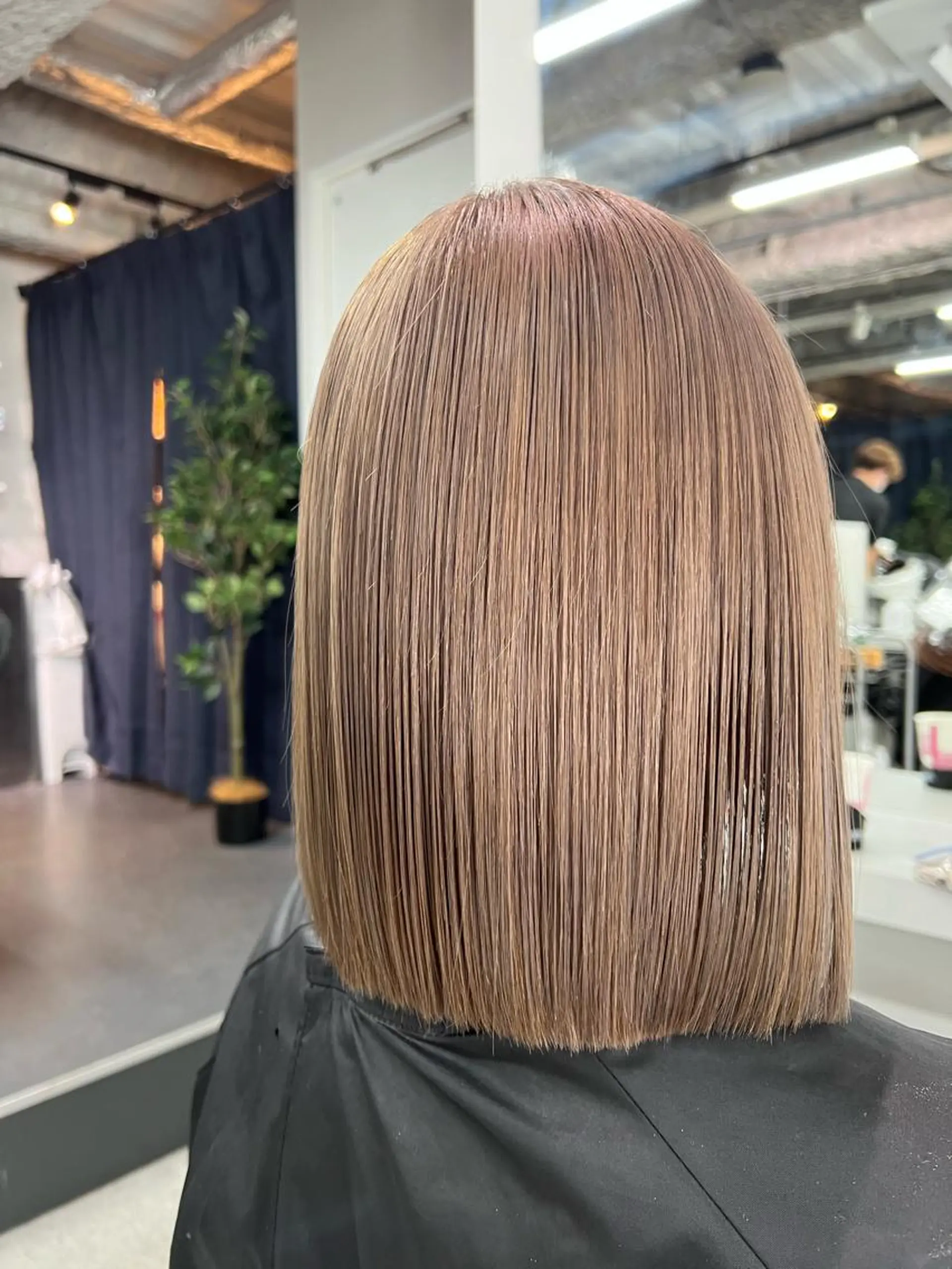 ミディアム カラー ヘアカラー トリートメント ハイトーン&髪質改善 &韓国エクステ🤎のヘアスタイル