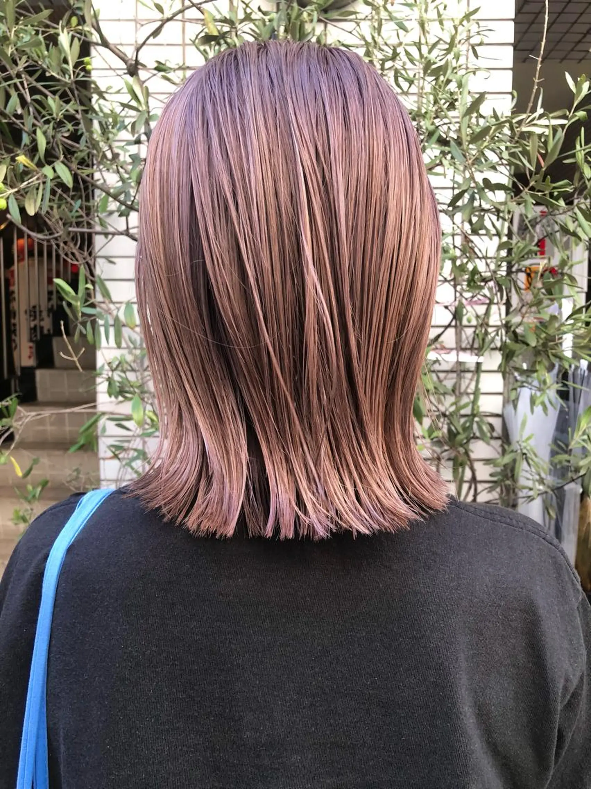 ミディアム カラー ベージュカラー ピンクカラー ヘアカラー トリートメント ハイトーン/ブリーチ 似合せカット/パーマのヘアスタイル