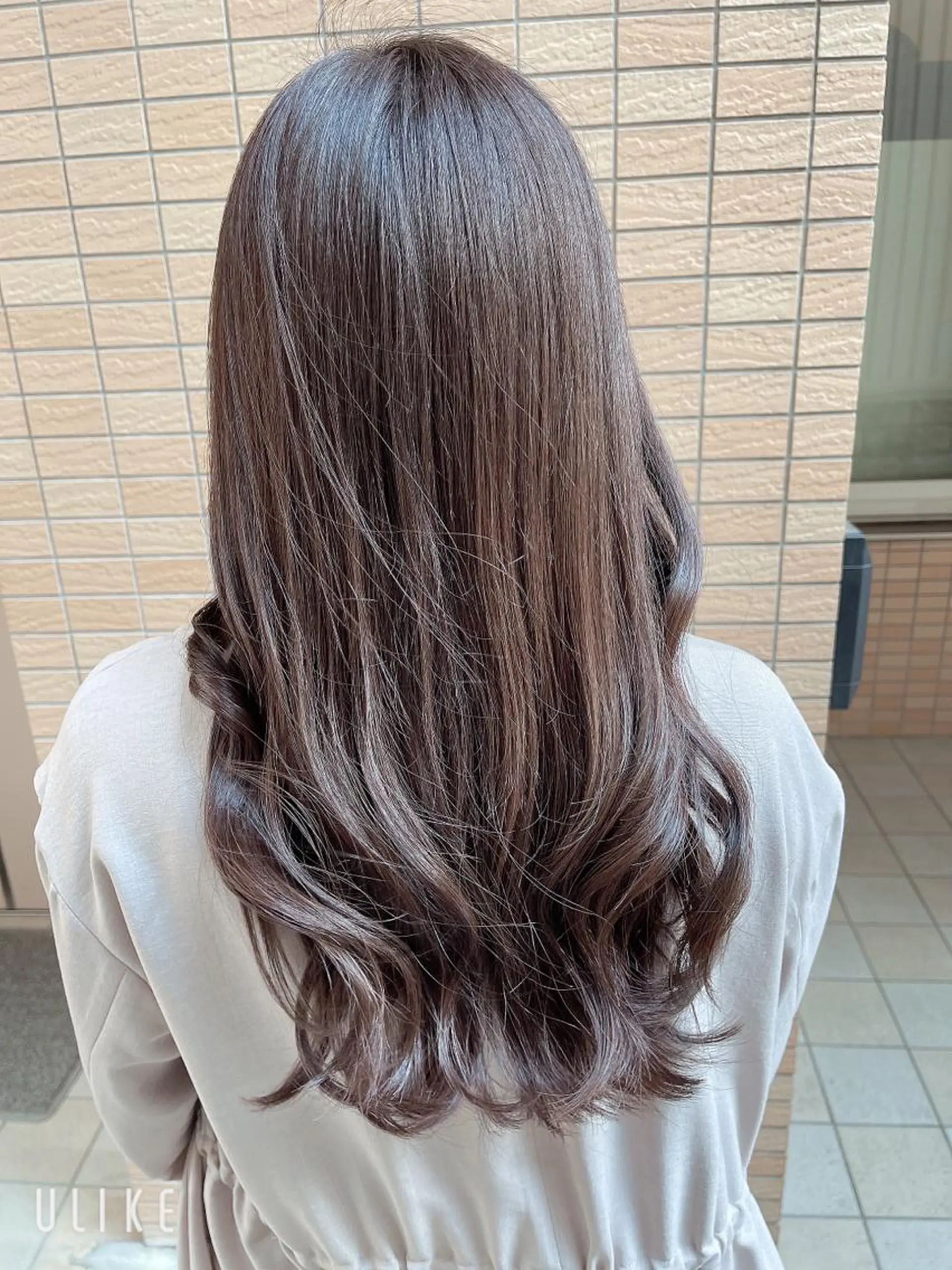 セミロング アッシュ ヘアカラー トリートメント antica YOSHIのヘアスタイル