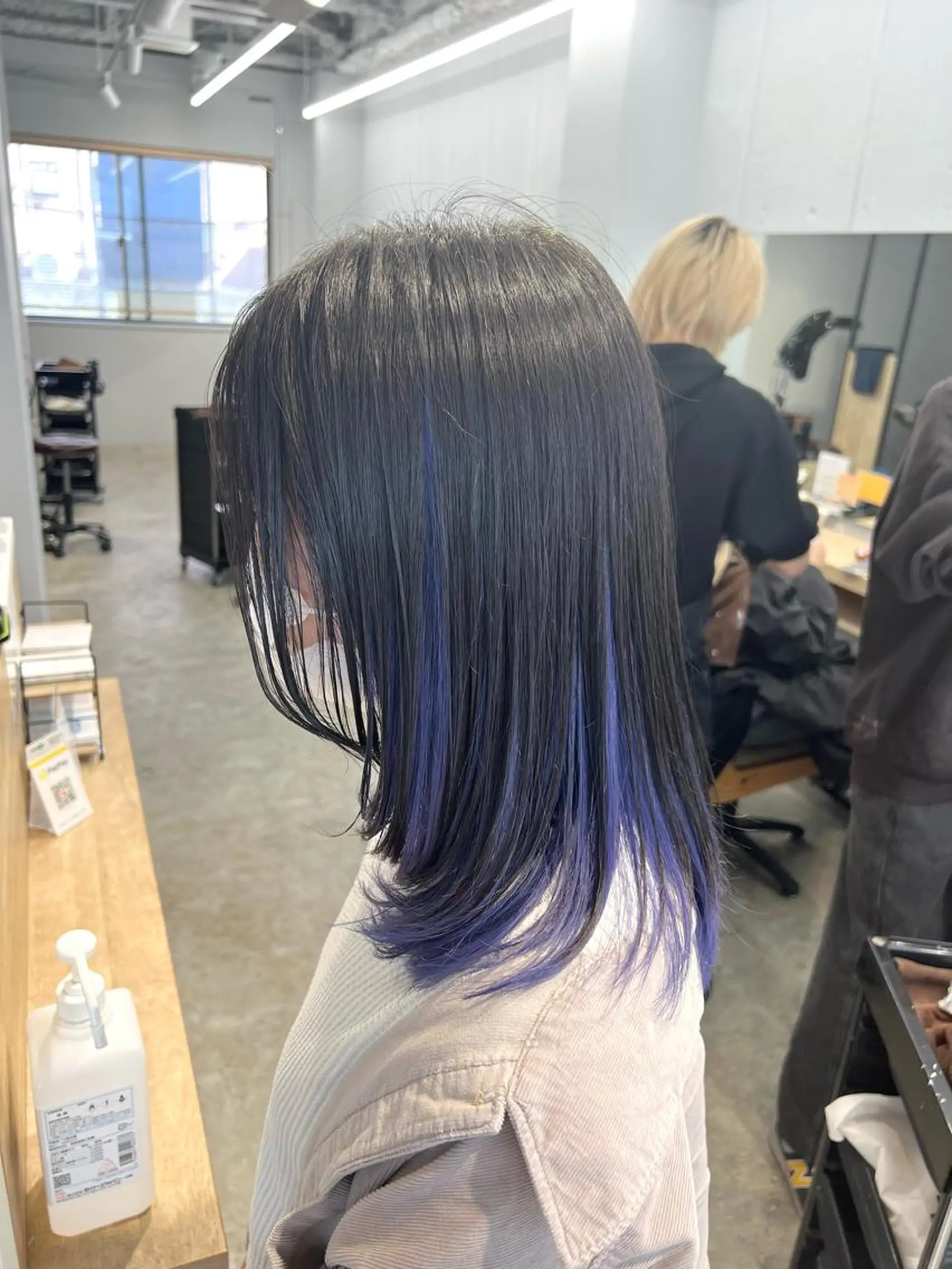 ミディアム カラー ブルーカラー インナーカラー 代表　YUKI ☆のヘアスタイル