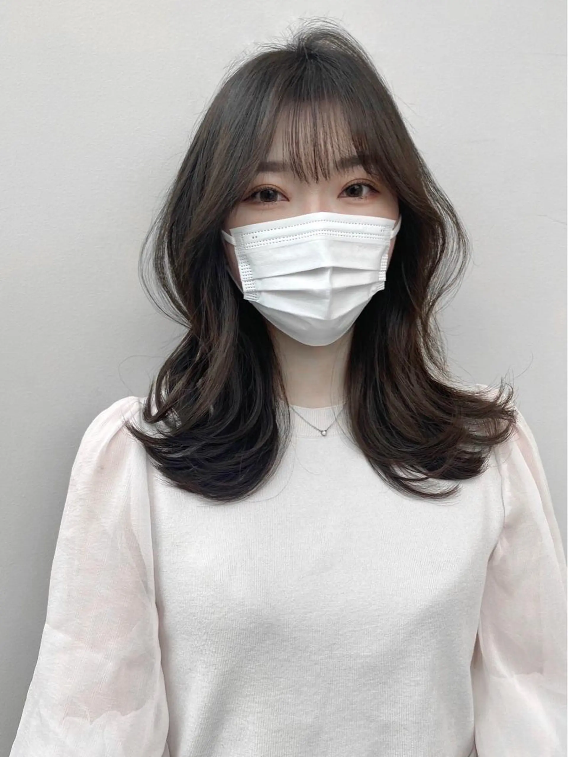 ミディアム カラー くびれヘア レイヤー/顔周り /透明感🩶高橋大のヘアスタイル