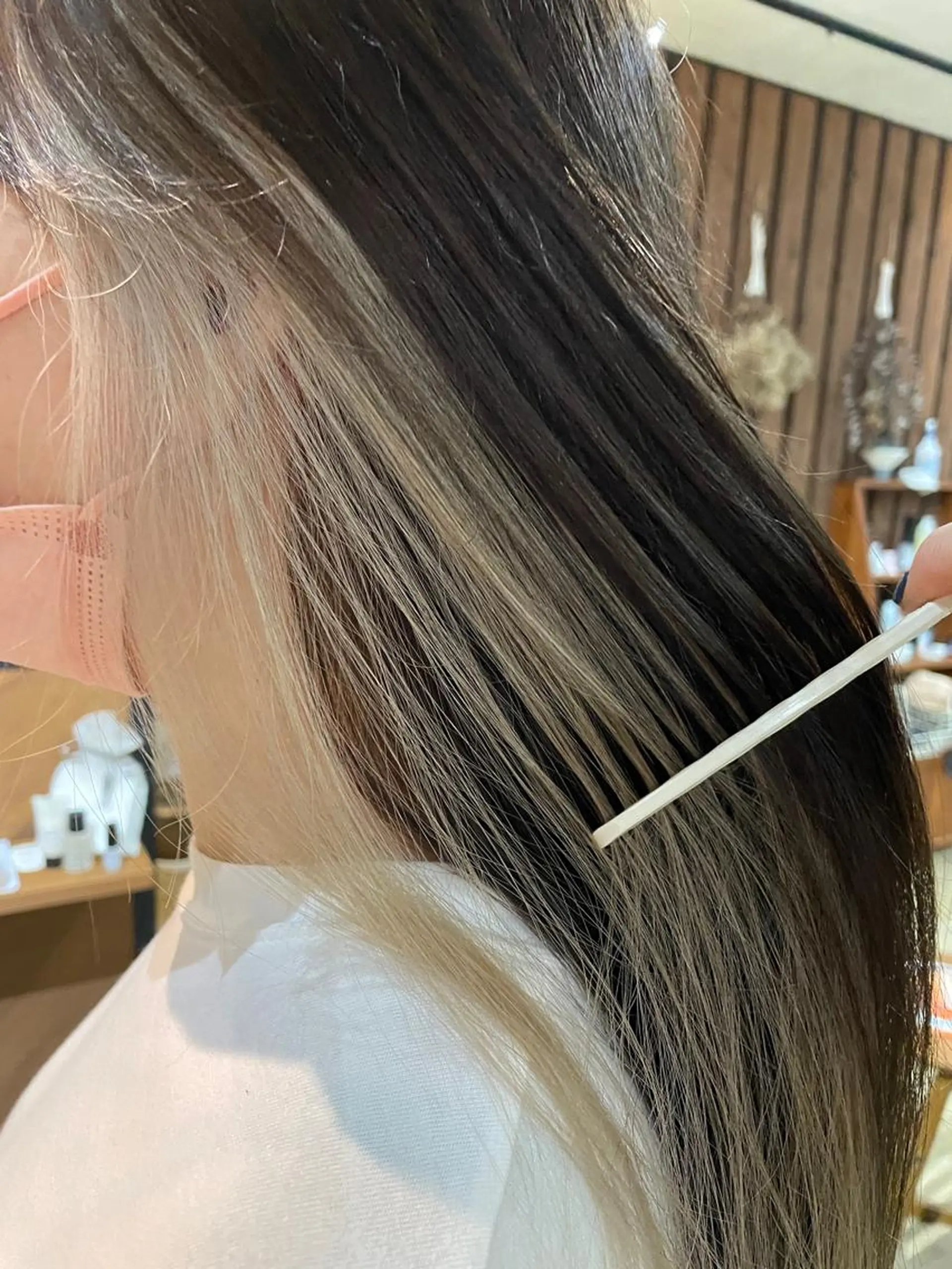 セミロング カラー ベージュカラー ホワイトベージュ OLTI所属・カジ エリナのヘアスタイル