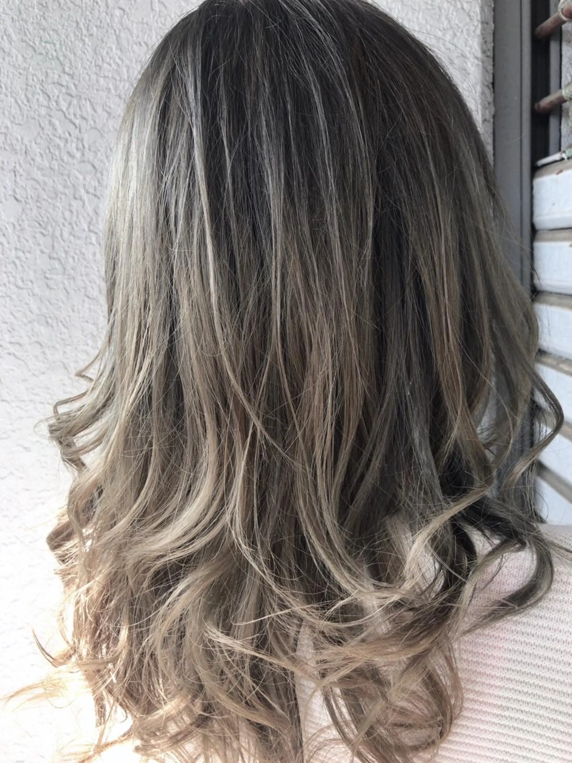 セミロング カラー レイヤーカット匠 イソザキノリユキのヘアスタイル