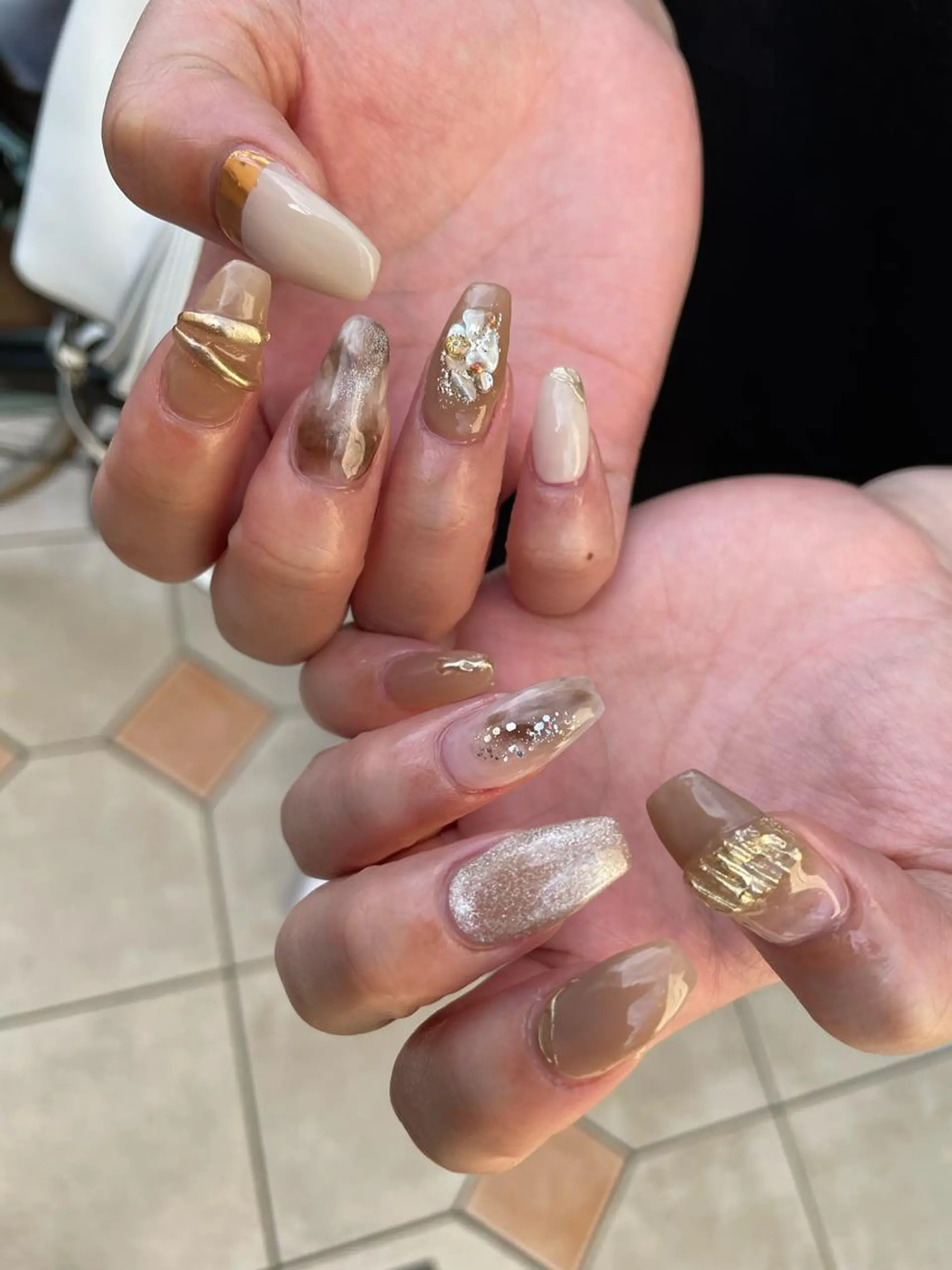 ロング カラー ヘアアレンジ キッズ ネイル マツエク・マツパ アイブロウ 福田 加奈のネイルデザイン