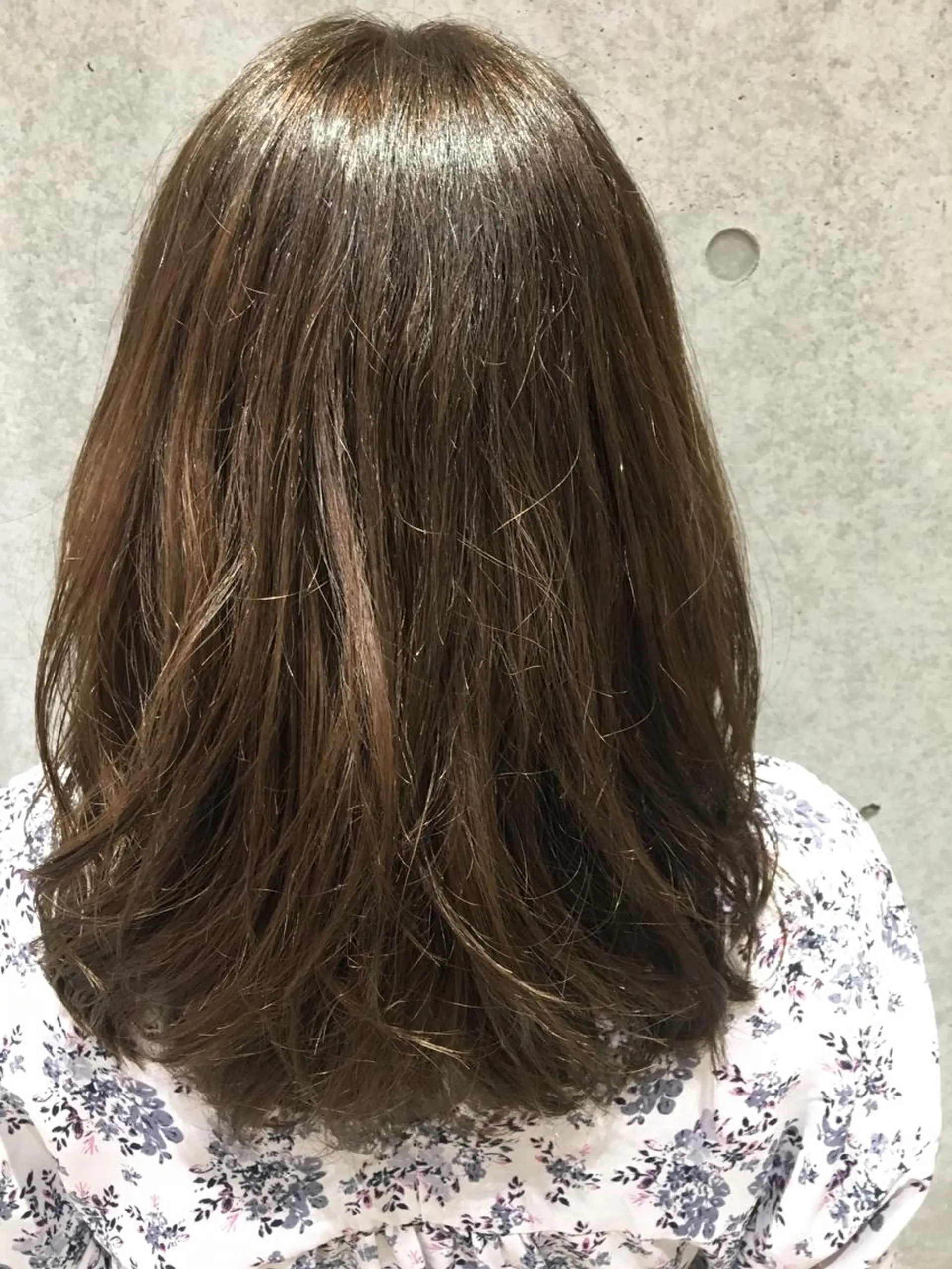 セミロング カラー 井坂 和博のヘアスタイル