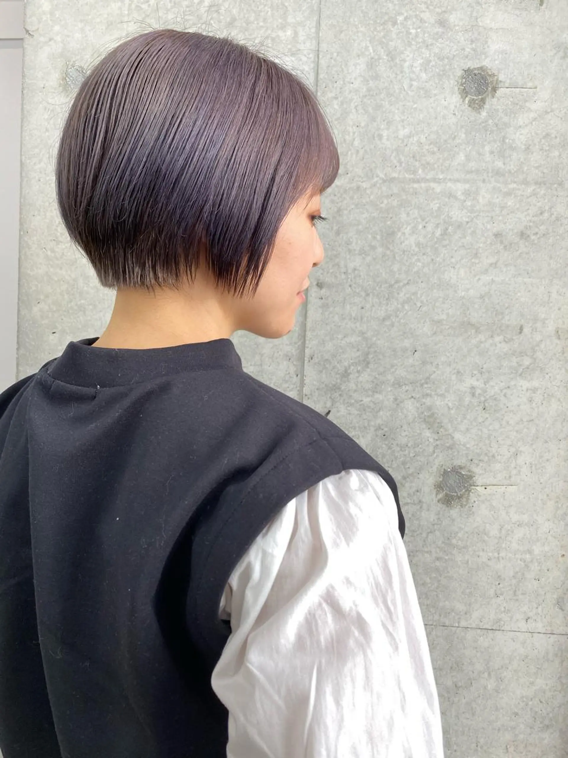 ショート カラー アッシュ ブリーチ ラベンダーカラー ラベンダーアッシュ レイヤーカット🪽 MARINA🦩のヘアスタイル