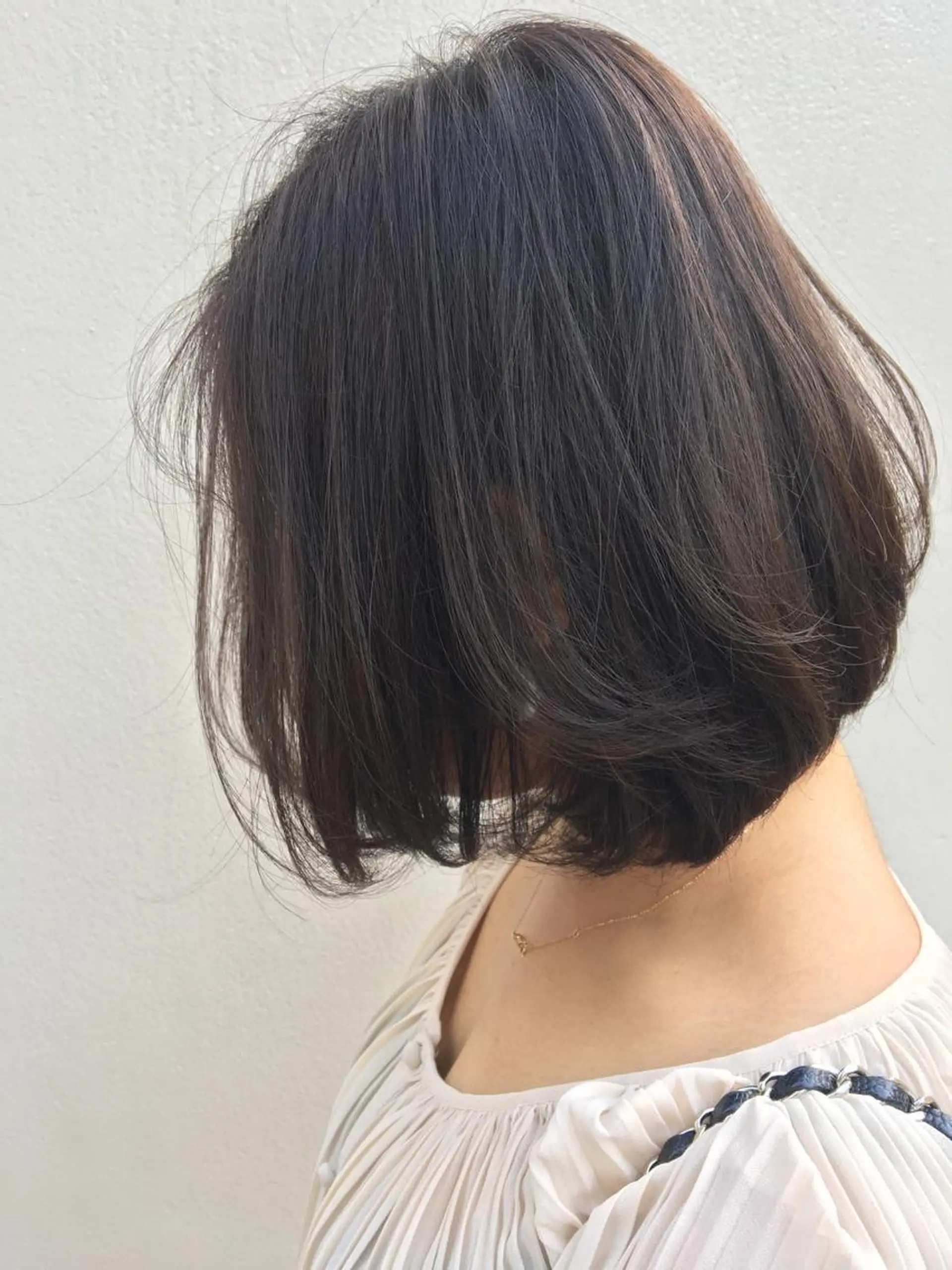 ミディアム カラー THE DAY所属・AKI HASHIMOTOのヘアスタイル