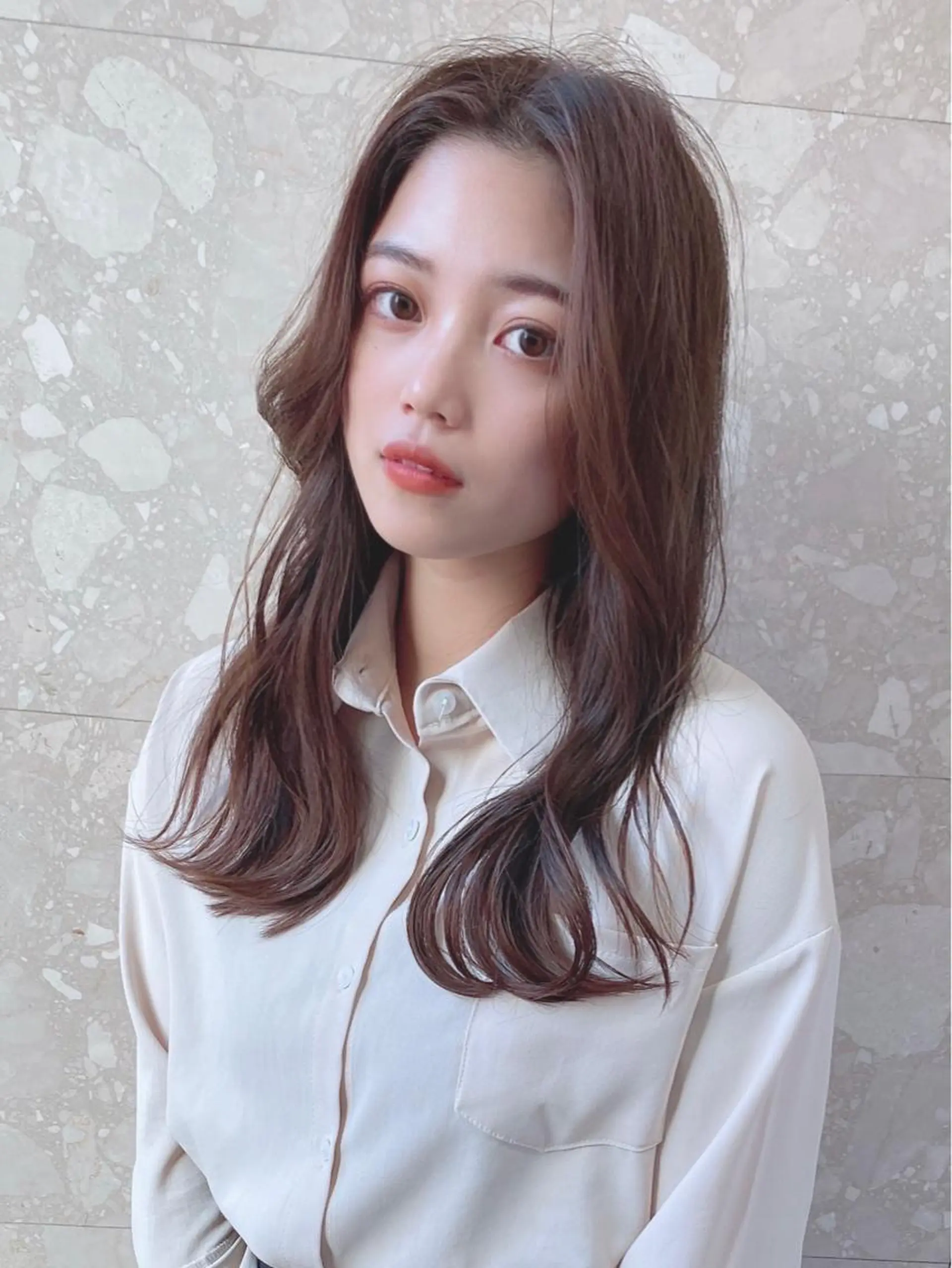 ロング カラー ベージュカラー ブリーチ ダブルカラー グレージュ ミルクティーベージュ 個室サロンLOUIMADNA栄店所属・髪質改善美容師 個室サロン白金厚哉のヘアスタイル