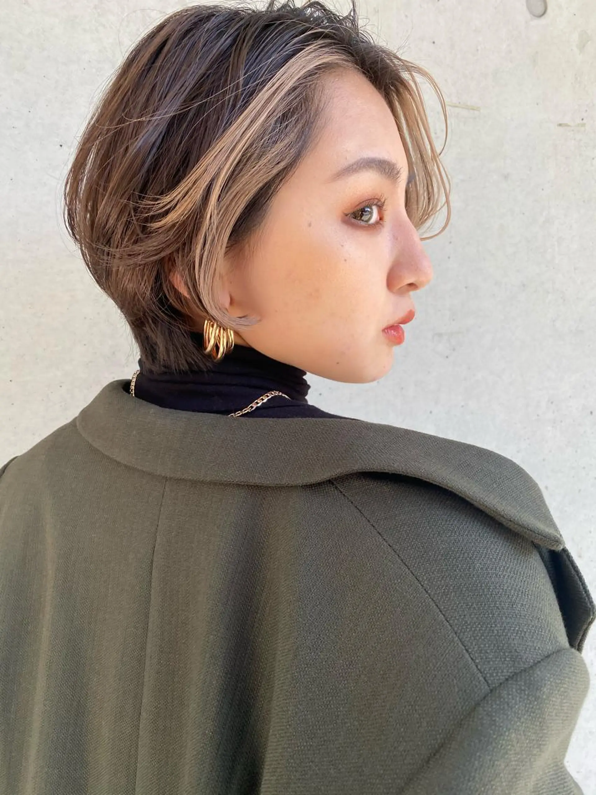 ショート カラー カット GiseL アンリのヘアスタイル