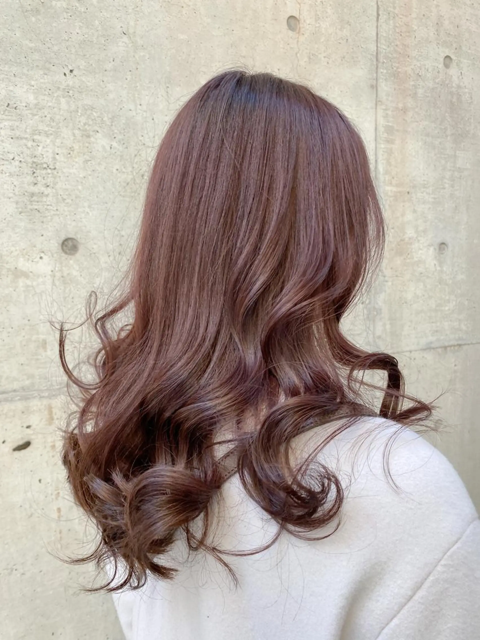 セミロング カラー イルミナカラー ピンクカラー SALOWIN神戸三宮East店所属・【透明感、艶髪】西村 有司のヘアスタイル