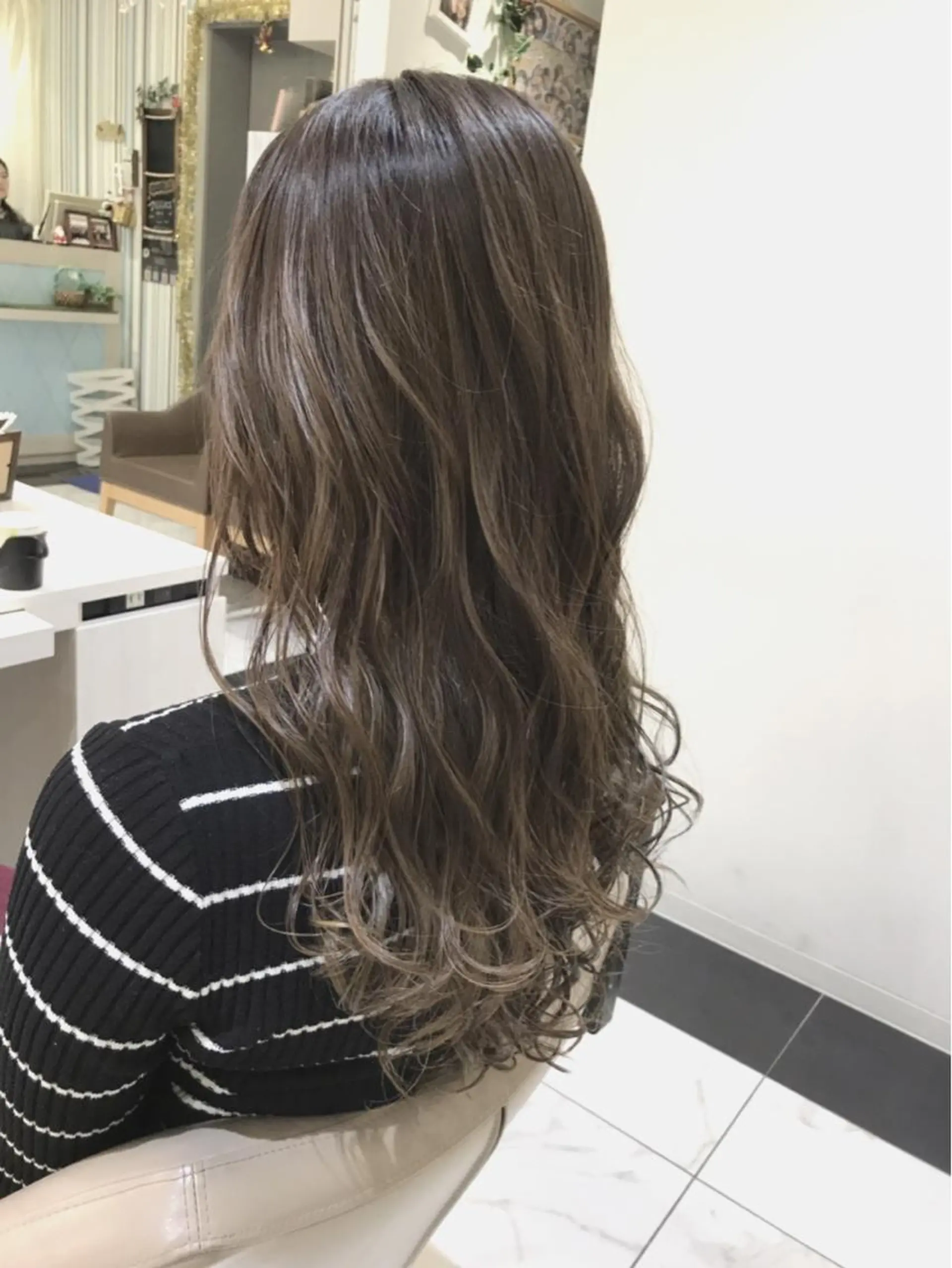 セミロング カラー ベージュカラー グラデーションカラー ハイライトカラー ハイライト カット ヘアカラー 山崎俊輔/髪質改善 /バレイヤージュのヘアスタイル