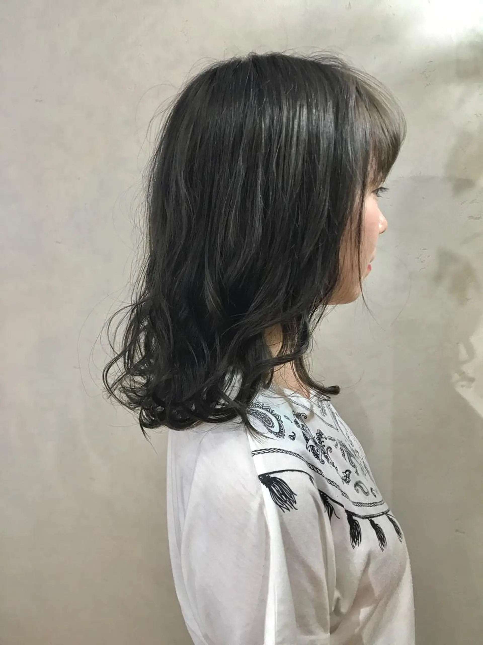 ミディアム カラー アッシュ アッシュグレー ブリーチ 💎髪質改善💎 デザイナーshinのヘアスタイル