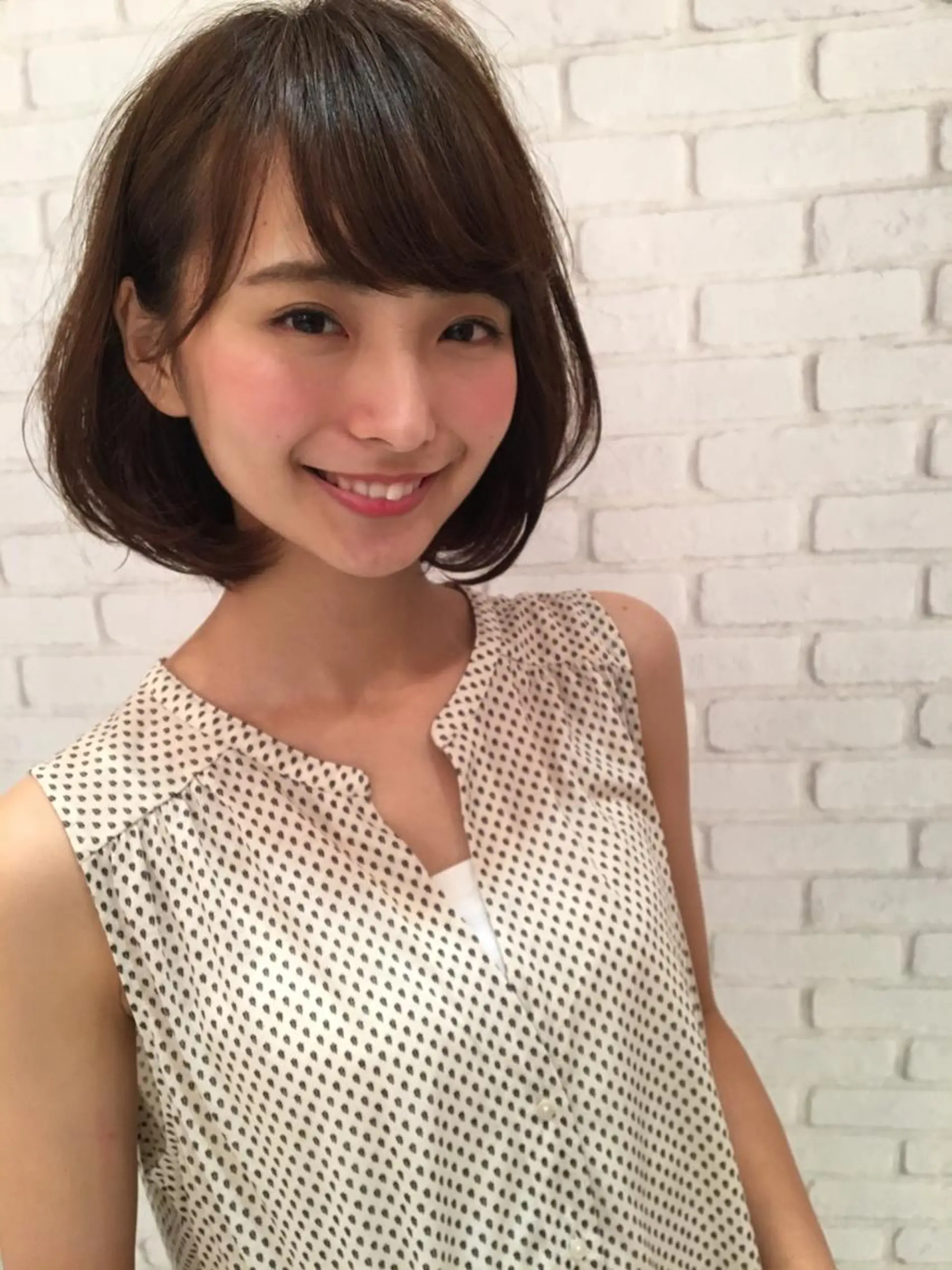 ミディアム カラー THE DAY所属・AKI HASHIMOTOのヘアスタイル