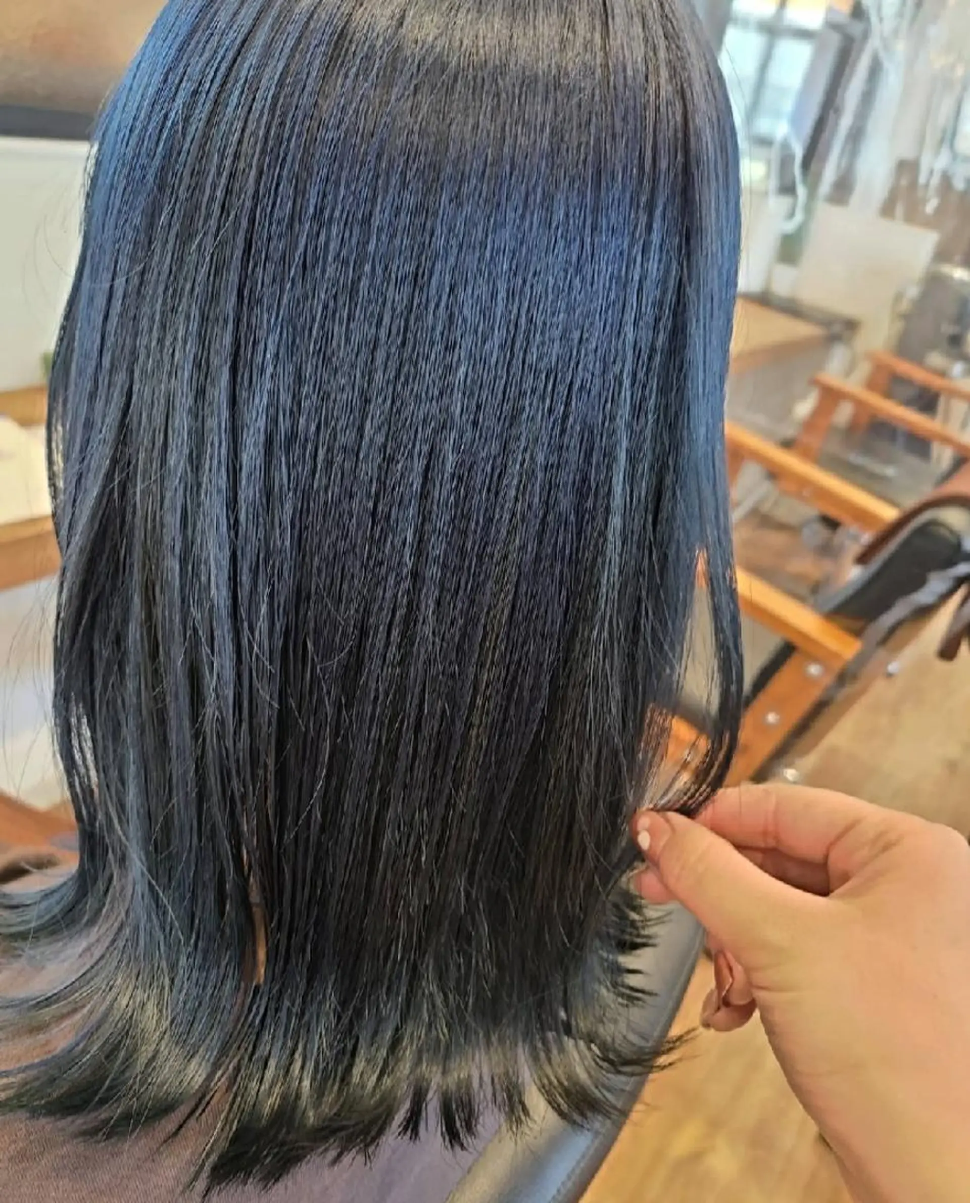 カラー アッシュ ブルーカラー ブルーアッシュ 関口 友菜のヘアスタイル