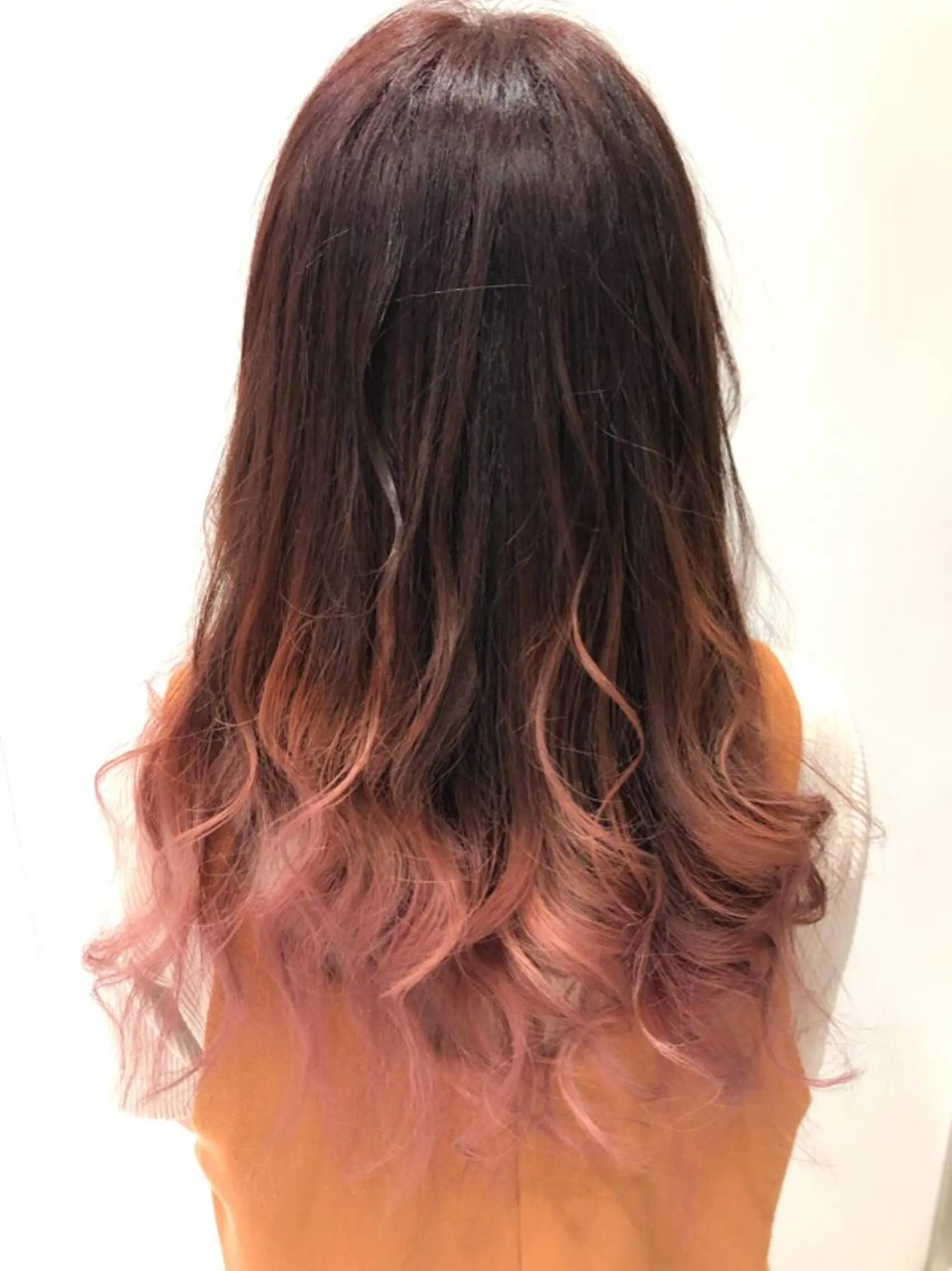 セミロング カラー グラデーションカラー イルミナカラー ピンクカラー 宮林　努 / Ash 日野店のヘアスタイル