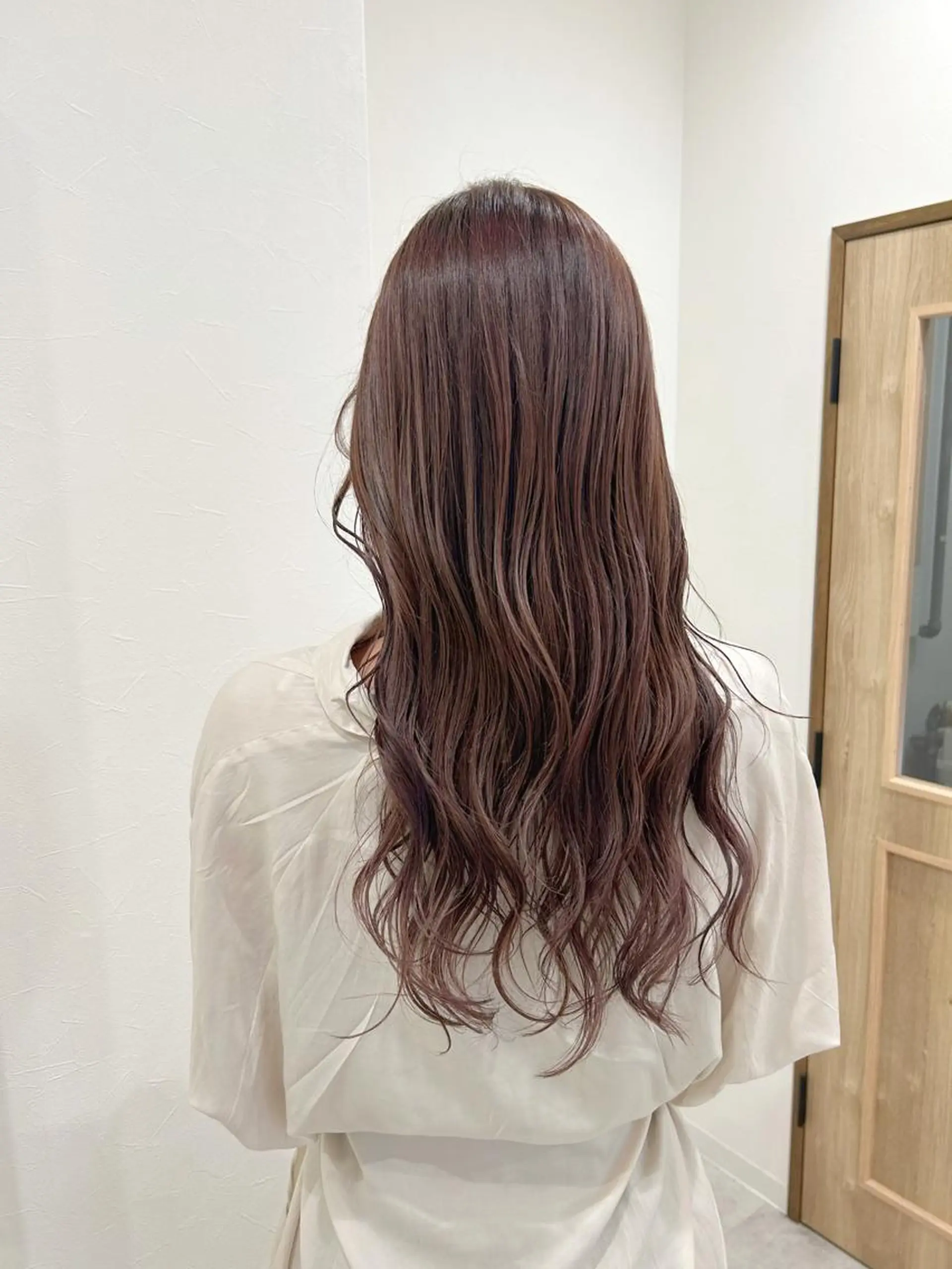 ロング カラー アッシュ アッシュグレー アッシュグレージュ バレイヤージュ ベージュカラー カット ヘアカラー トリートメント ボブ/ハイトーン 立川loose 下田のヘアスタイル