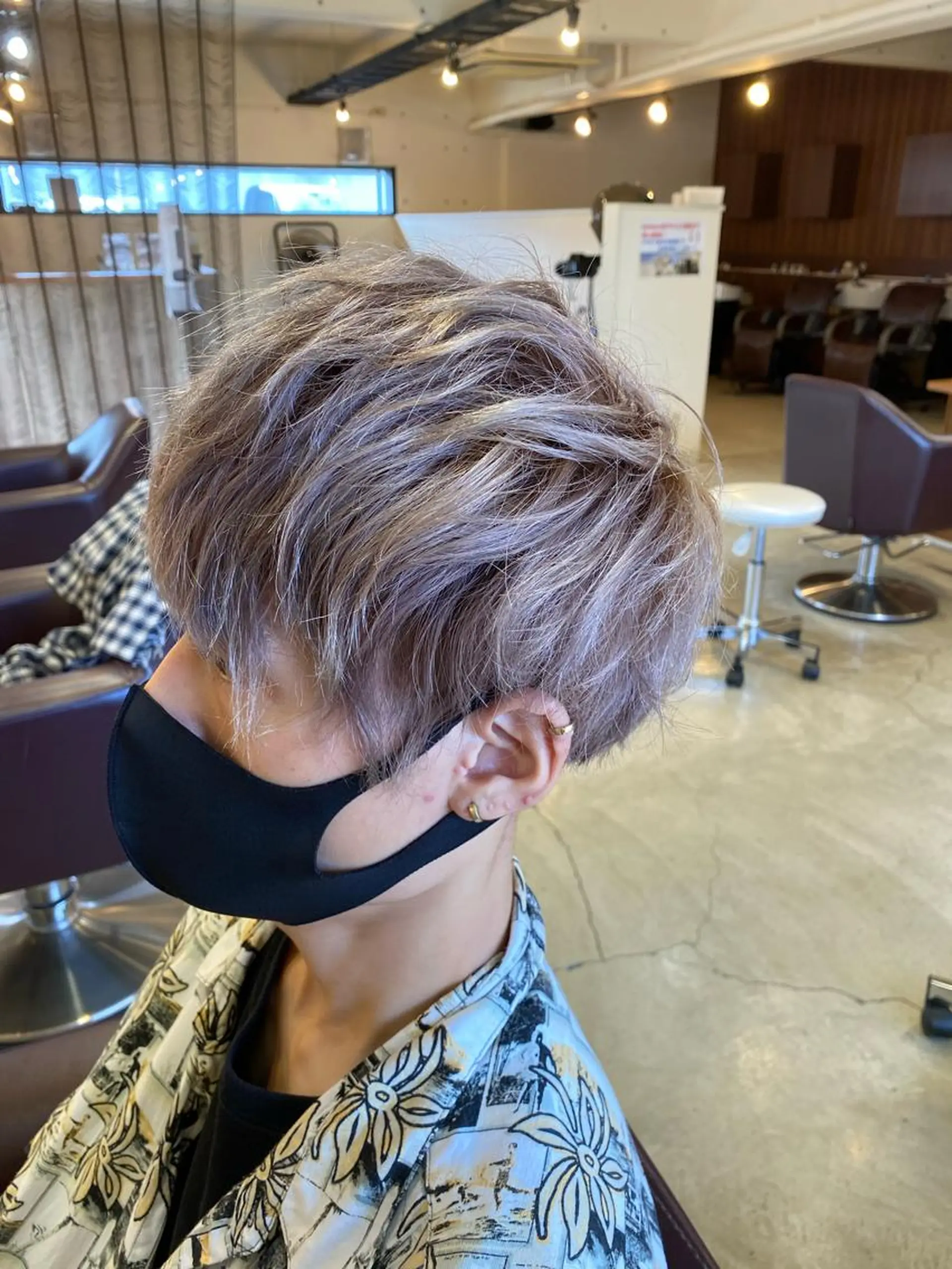 ショート カラー ヘアアレンジ ベージュカラー カット ヘアカラー SALOWIN京都河原町Suite店所属・外国人風レイヤー/ ハイトーンSHUのヘアスタイル