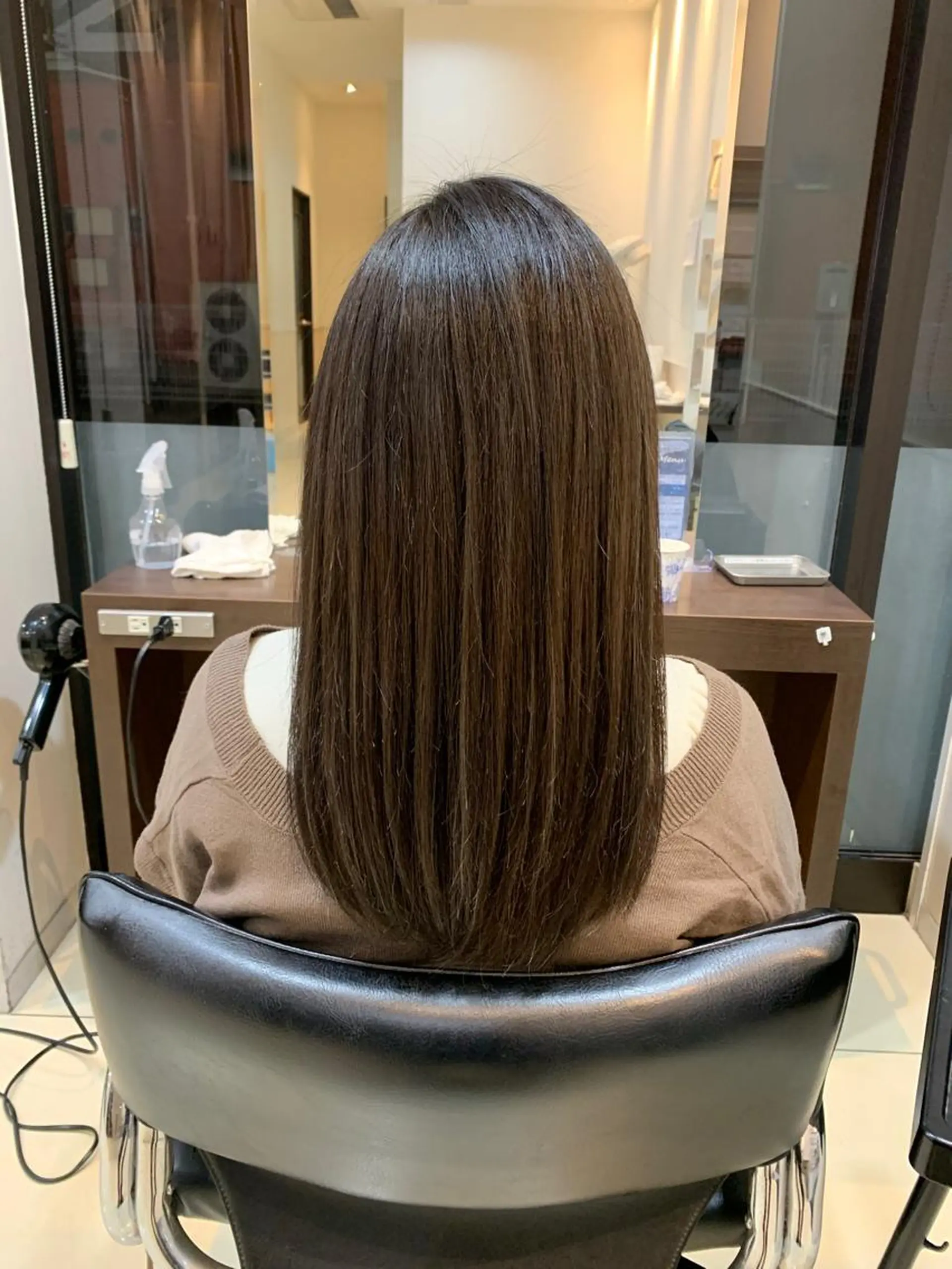 セミロング ハイライト OPERA 赤塚のヘアスタイル