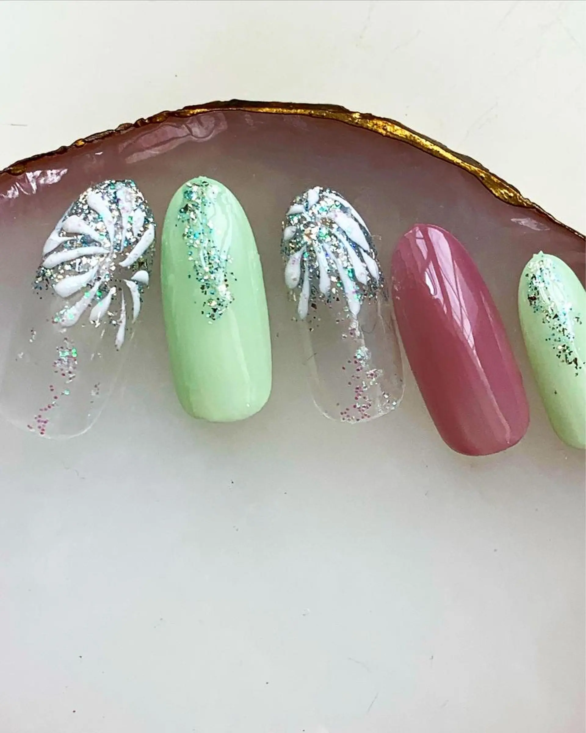 ネイル 新山 聖のネイルデザイン