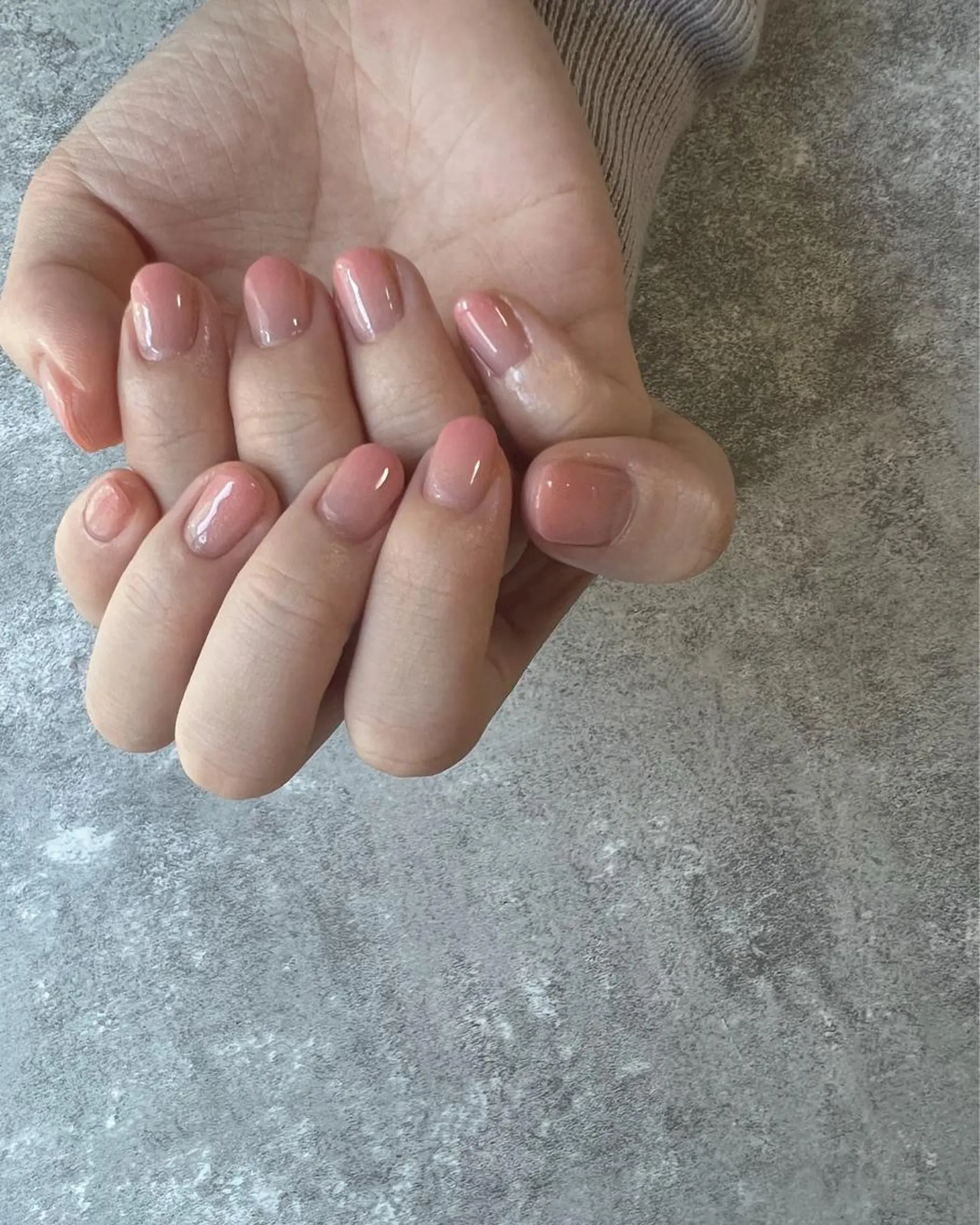 ネイル グラデーション シンプルネイル Lis10 表参道 マグネット🤍MAIのネイルデザイン