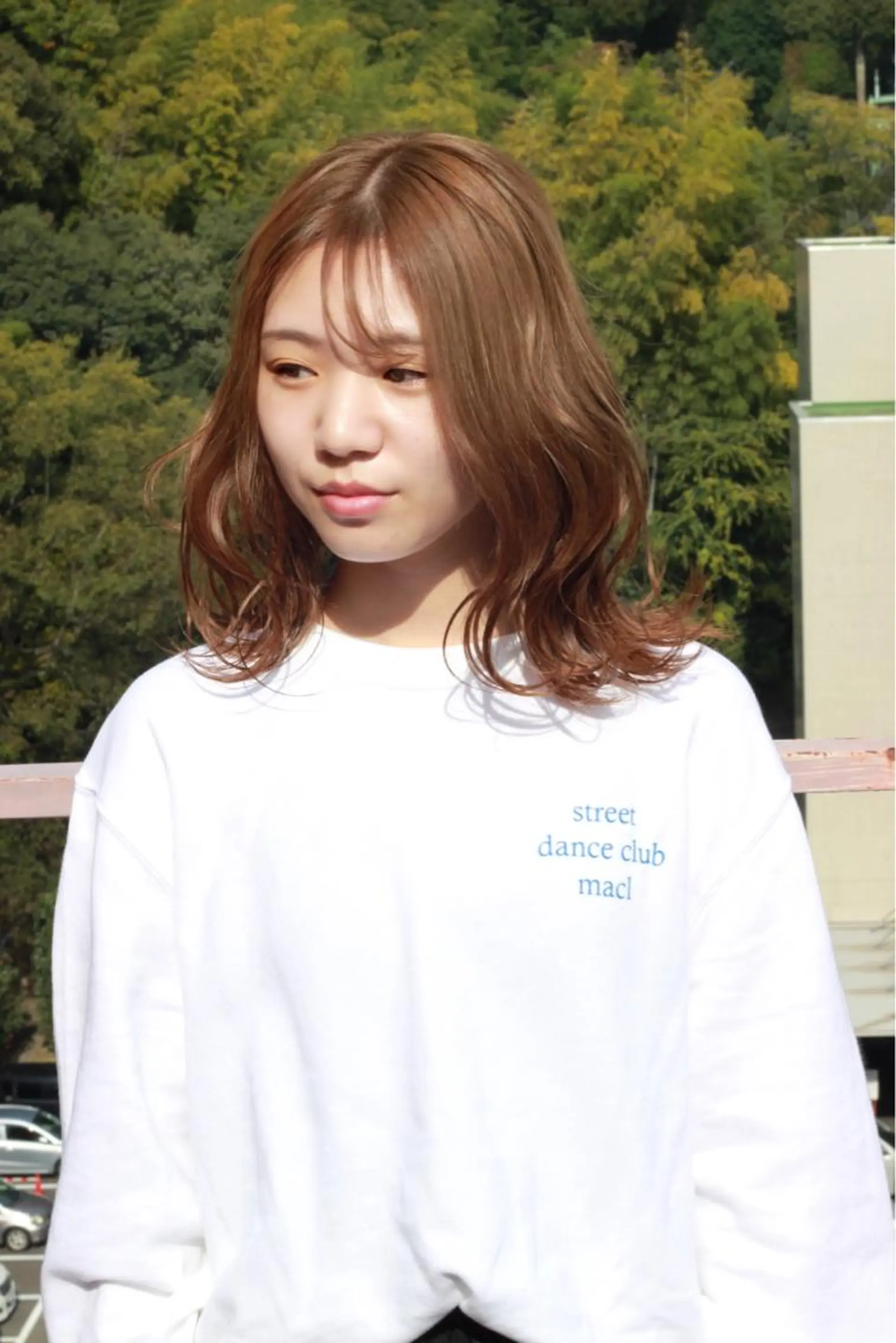 ミディアム カラー ベージュカラー ダブルカラー ハイトーンカラー ミルクティーベージュ カット ヘアカラー トリートメント Viage （ビアージュ）のヘアスタイル