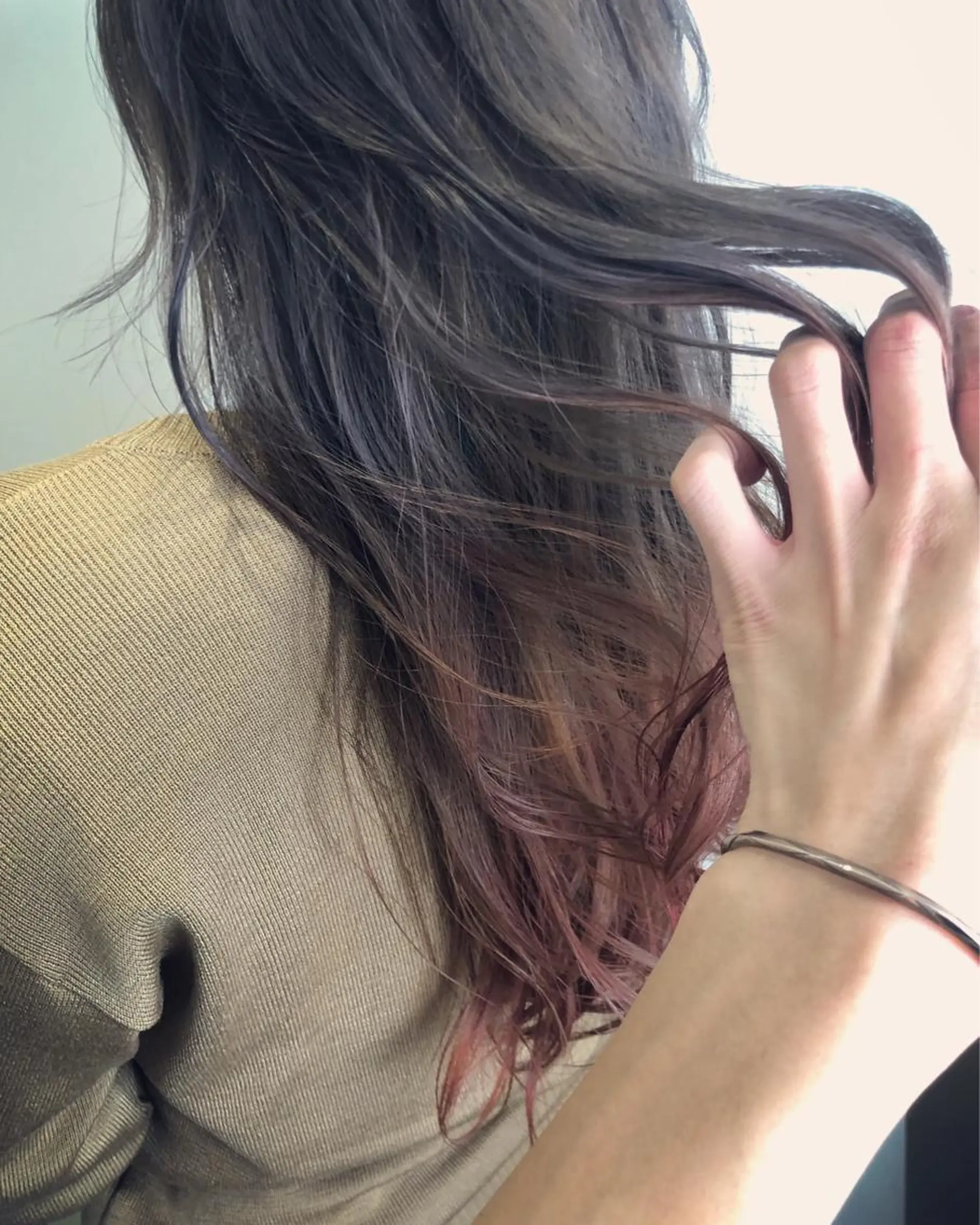 セミロング カラー アッシュ グラデーションカラー ピンクカラー ホワイトアッシュ 原宿サロン代表 デザインカラー伊藤卓のヘアスタイル