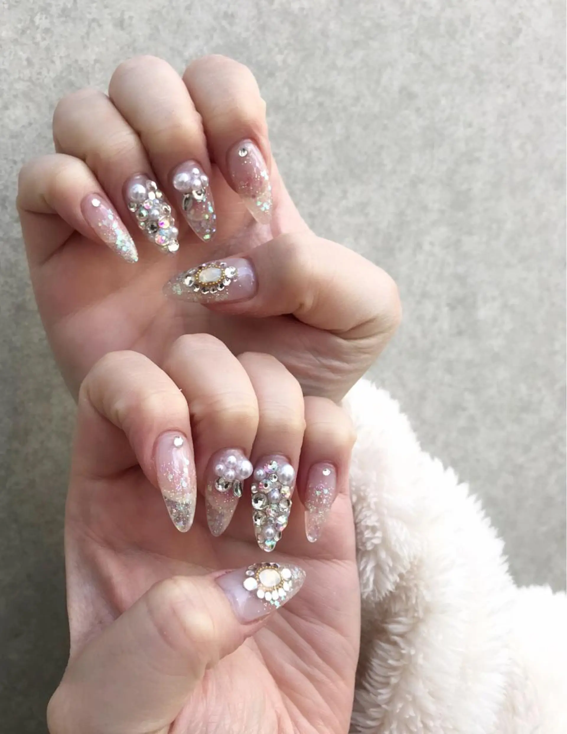 ネイル グラデーション ラメ(グリッター) ラメグラデーション スカルプネイル ストーンネイル ハンドネイル Soeur ネイリストのネイルデザイン