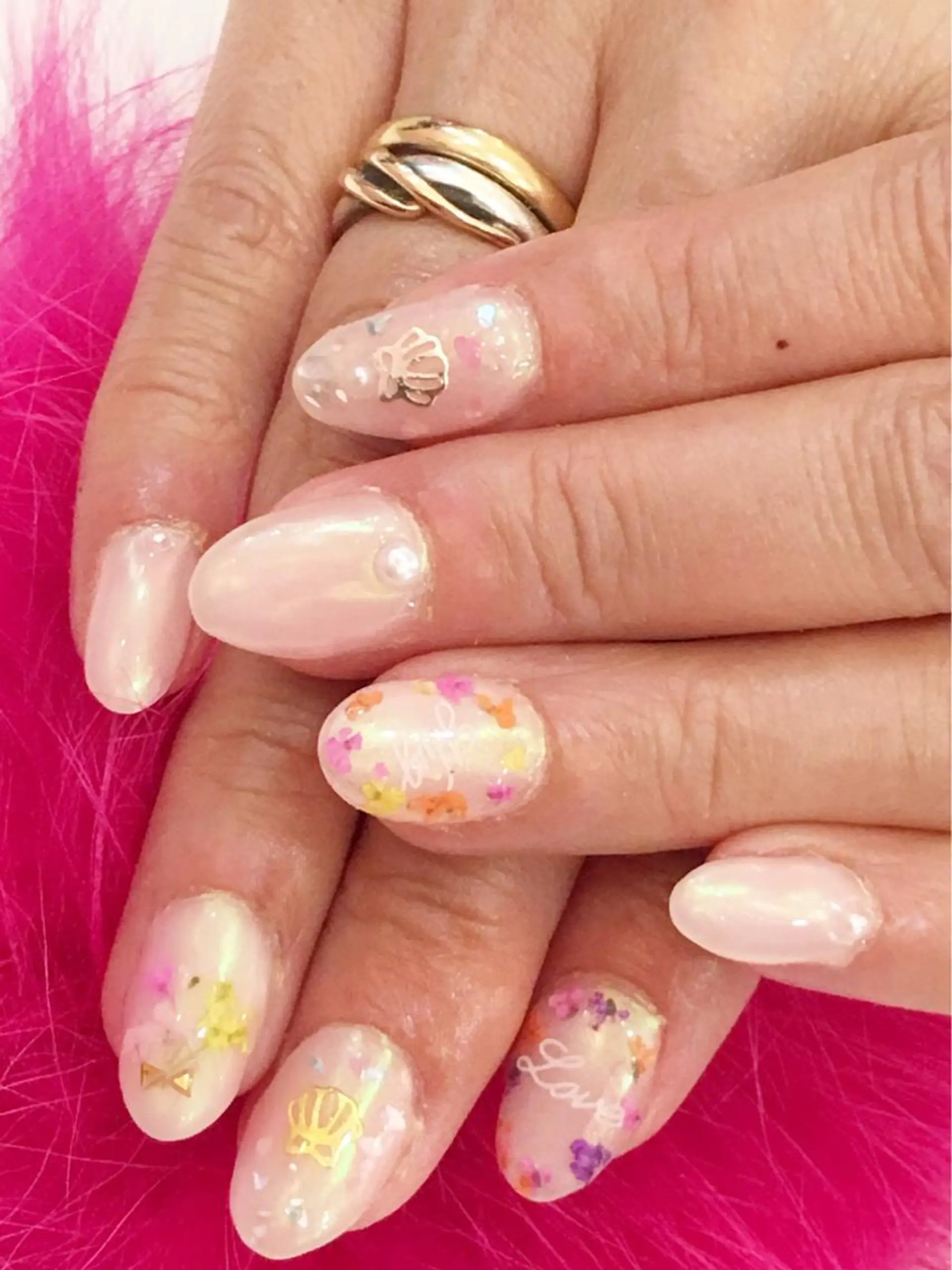 ショート カラー パーマ ヘアアレンジ メンズ キッズ ネイル マツエク・マツパ アートネイル ジェルネイル ラメ(グリッター) 持ち込み ストーンネイル NAILSGOGO shibuyaのネイルデザイン