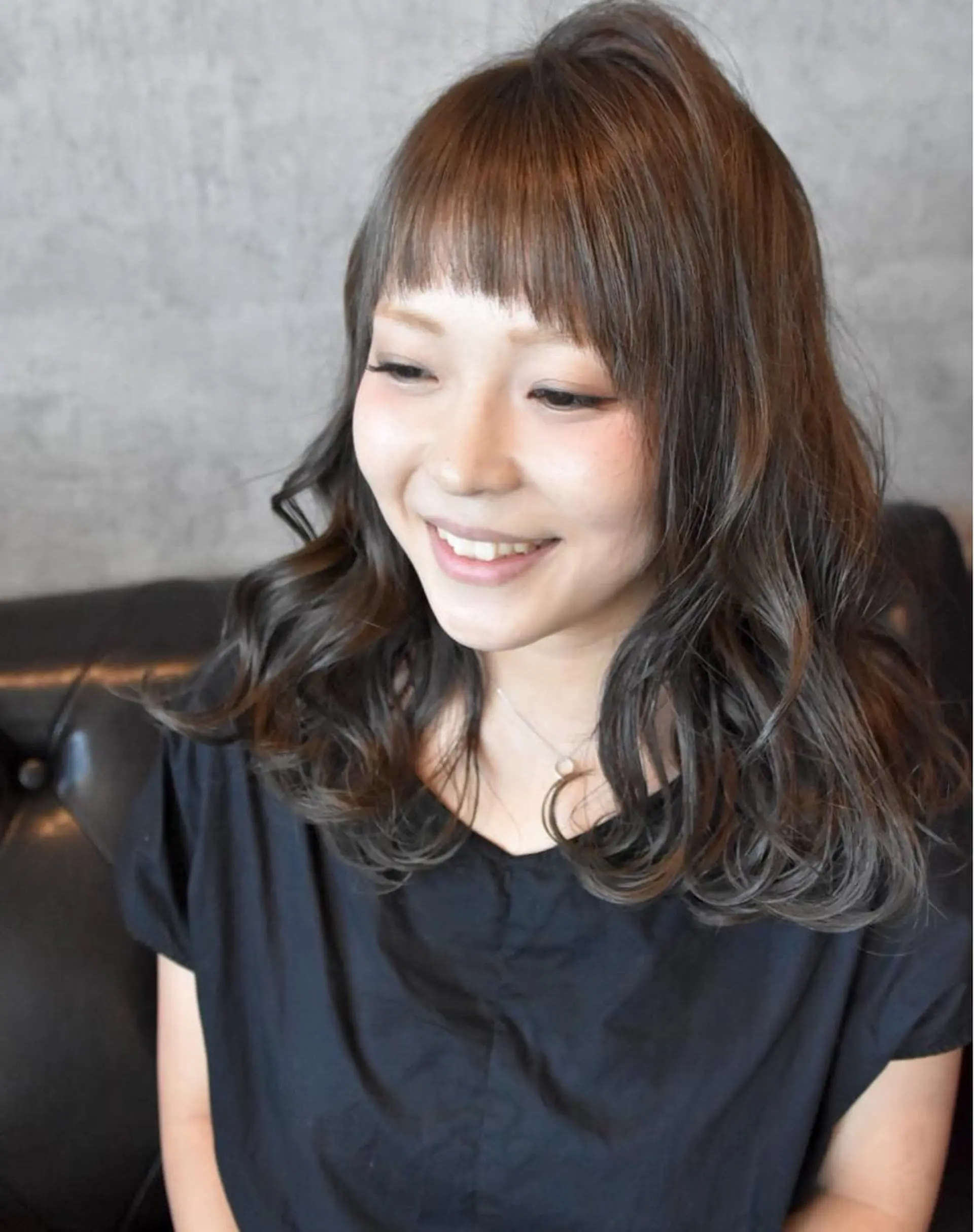 ロング カラー アッシュ ベージュカラー オン眉 hair salon Glanzのヘアスタイル