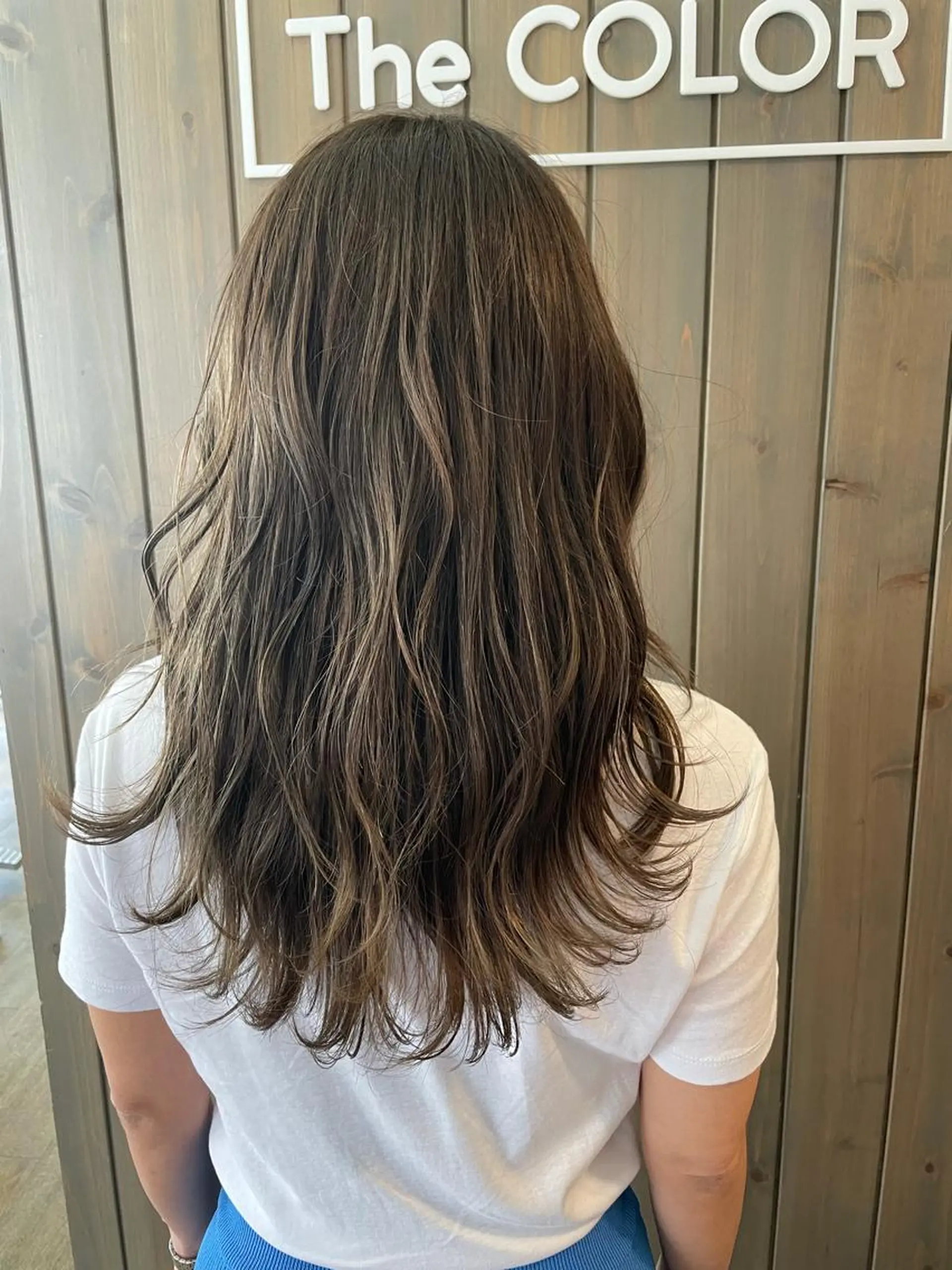 セミロング カラー パーマ アッシュ ベージュカラー ハイライトカラー 3Dハイライト 外国人風カラー ナガミネアリサ/ 学芸大学/海外ヘアのヘアスタイル