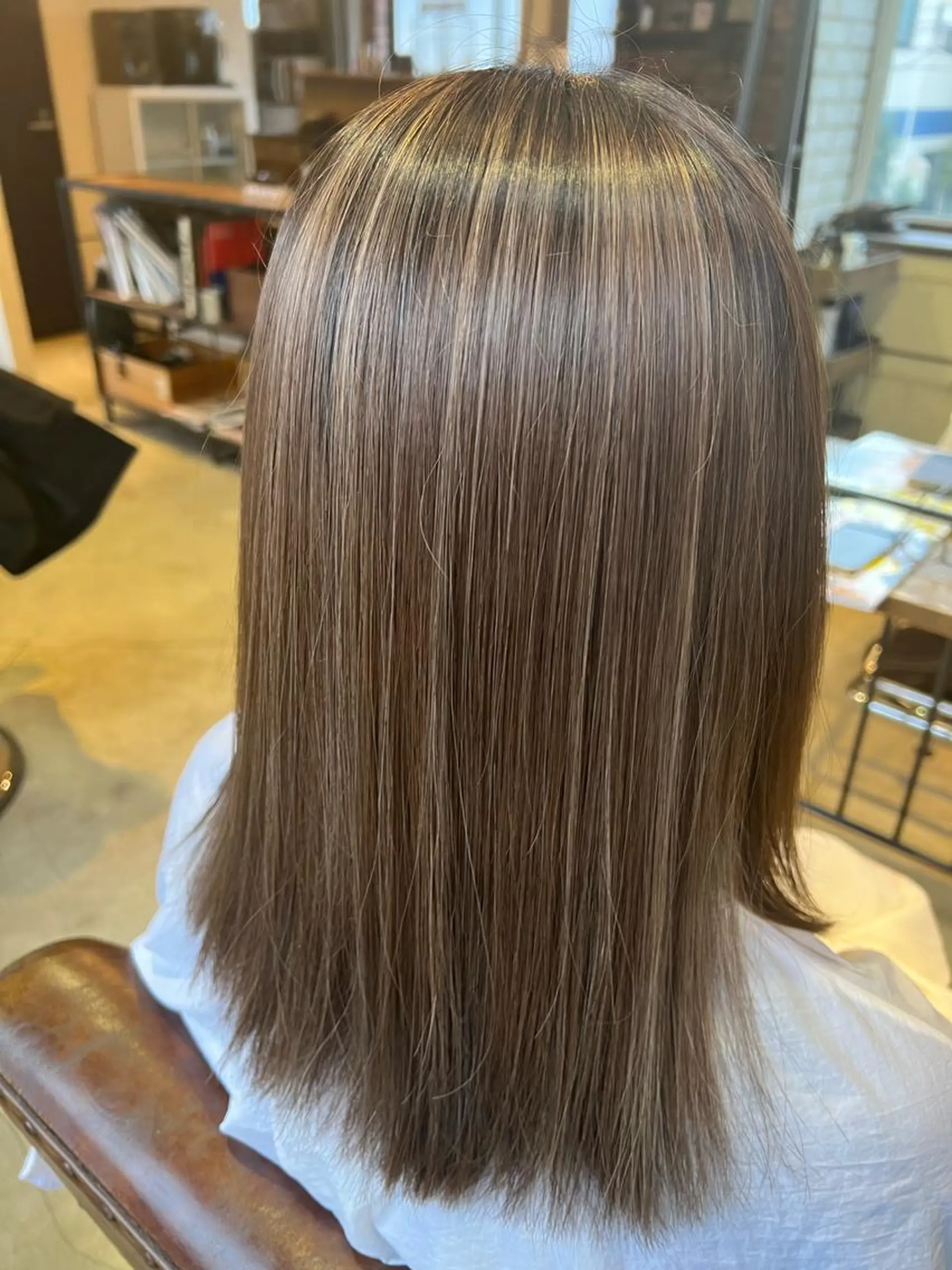 ミディアム カラー ハイライトカラー ハイライト ONE CORE所属・毛谷 嘉明/ブリーチカラーのヘアスタイル