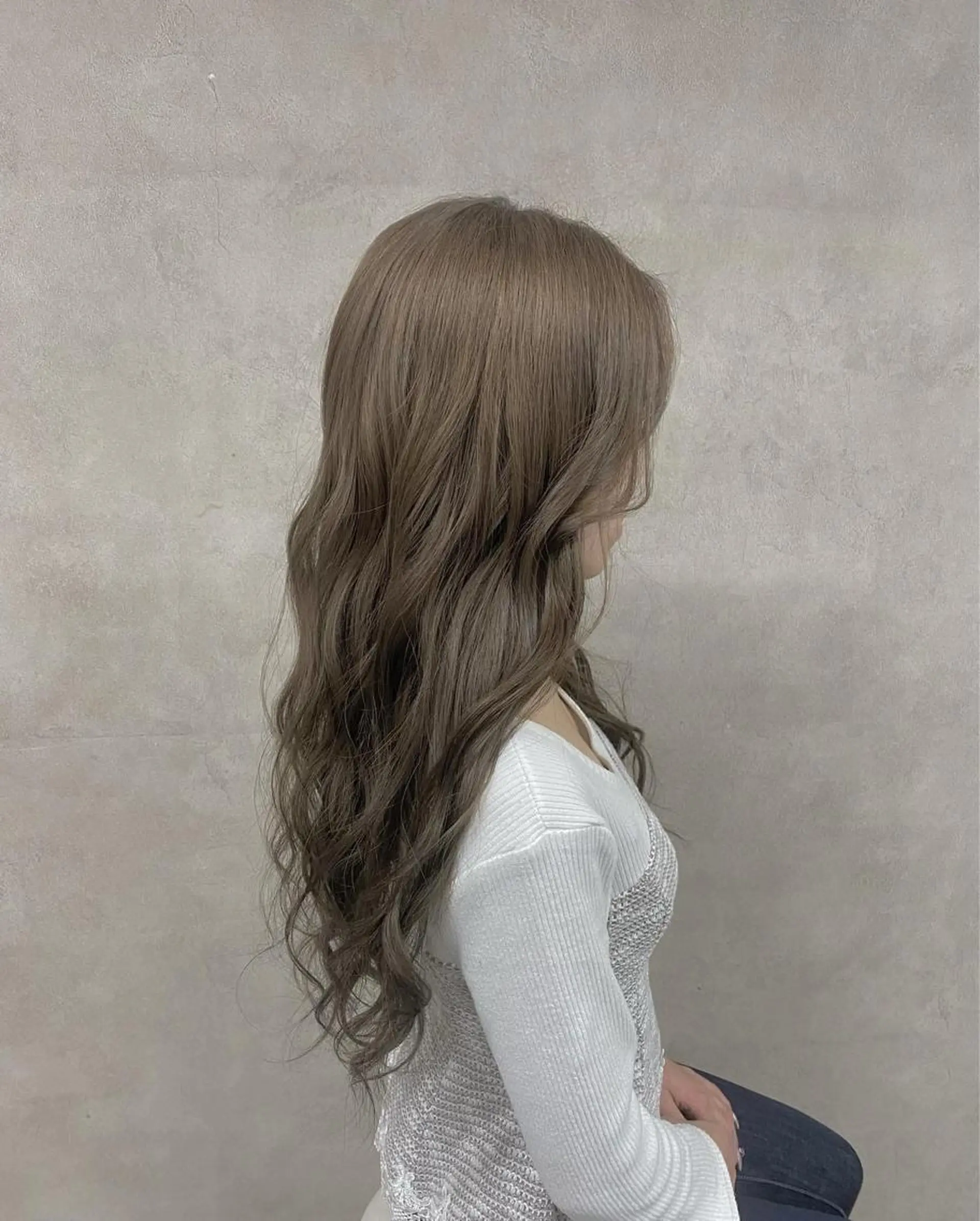 ロング カラー ブリーチ 透明感カラー グレージュ ミルクティーグレージュ eyelash  salon Lien所属・衣笠 結愛のマツエク・マツパデザイン