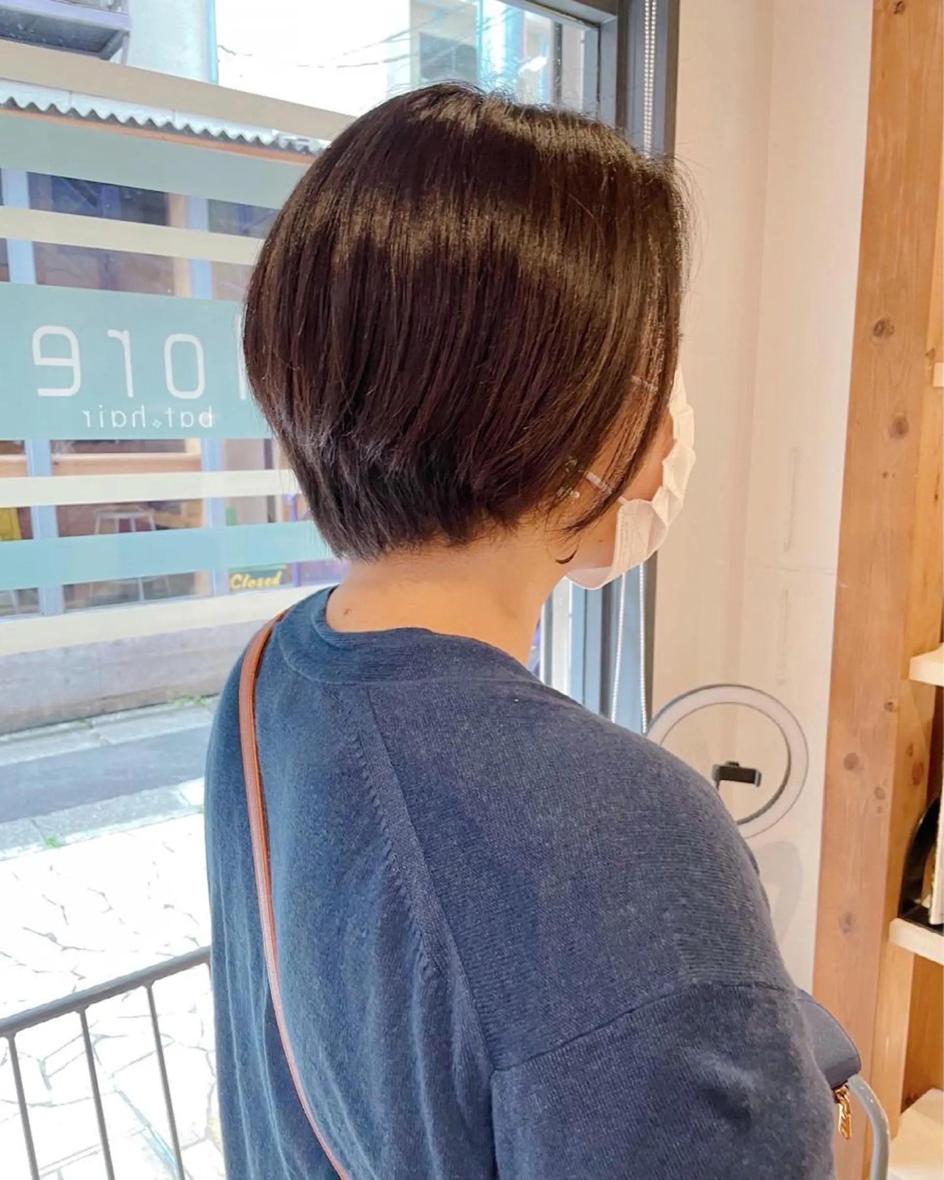 ショート カラー あずまぐち めぐみのヘアスタイル