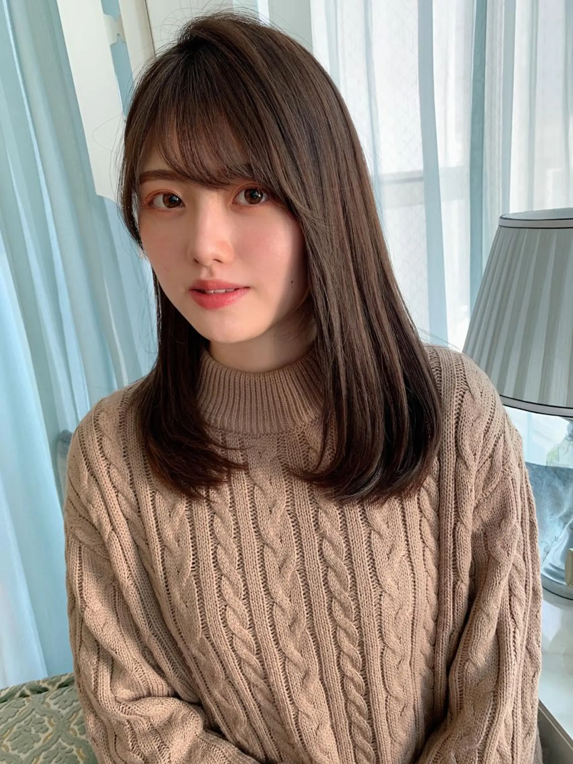 セミロング カラー レイヤーカット/ 顔周り 五島巨幹のヘアスタイル