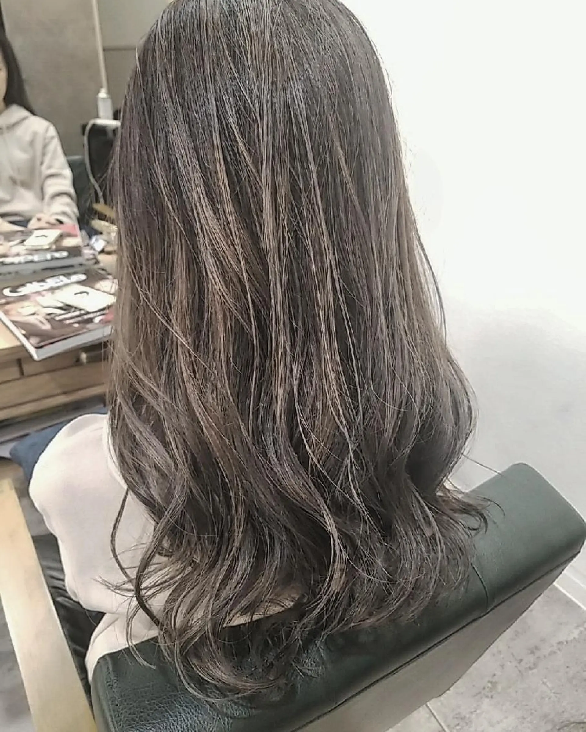 ロング すずき えりのヘアスタイル