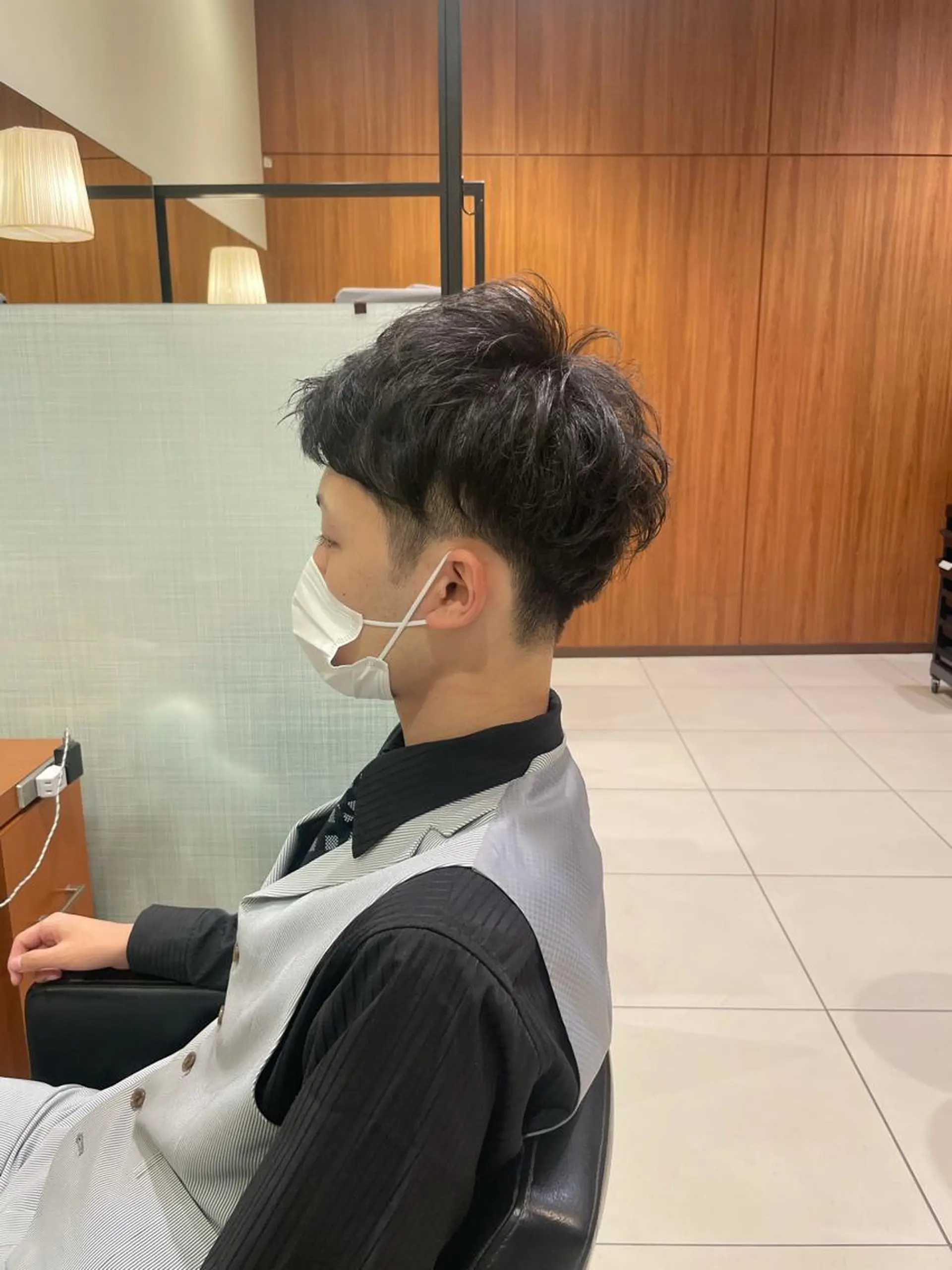 ショート メンズ メンズパーマ 刈り上げ ショートヘア 髙田 千華 髪質改善ストレートのヘアスタイル