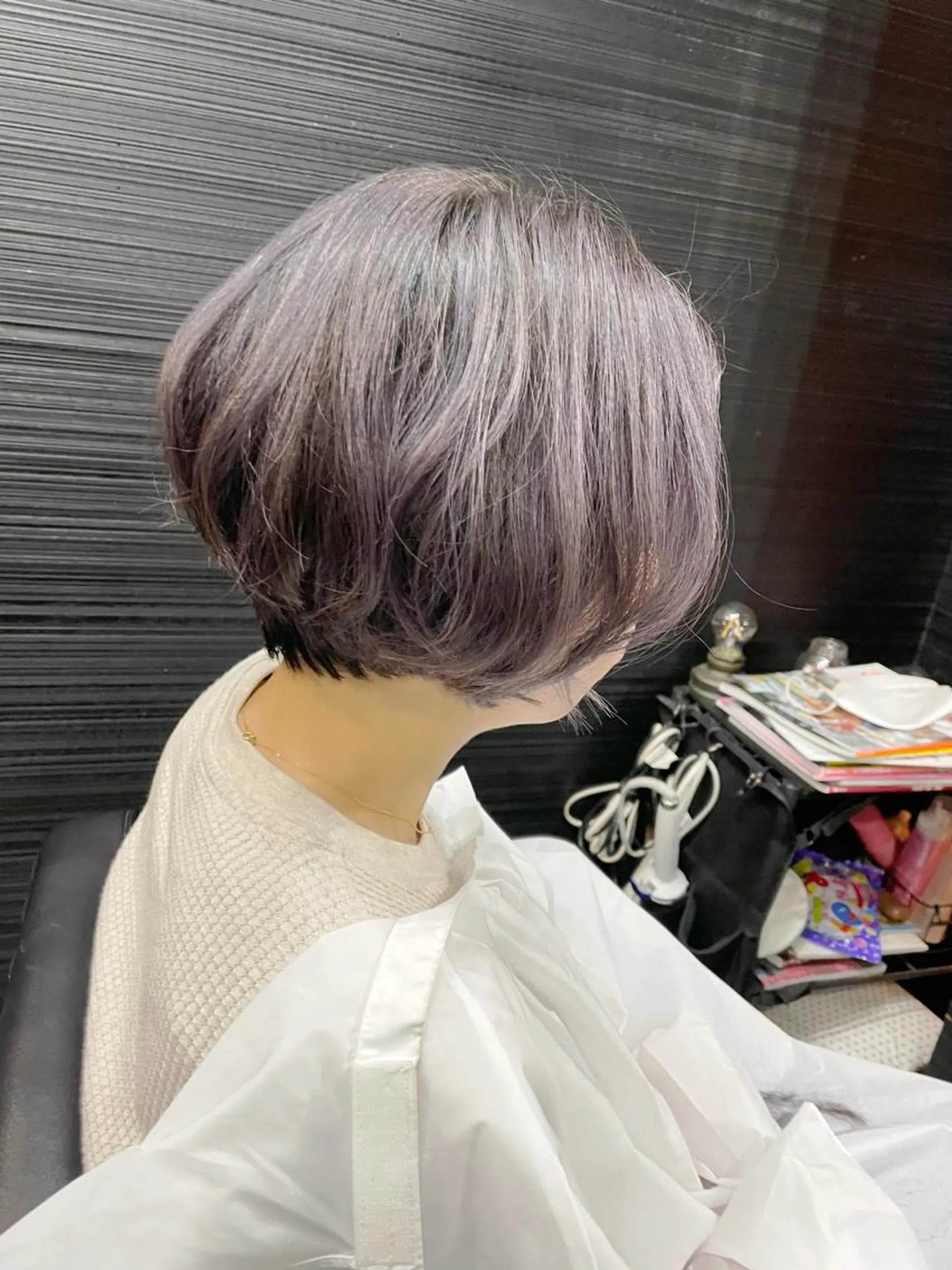ショート カラー ハイライトカラー ラベンダーカラー ハイライト ヘアカラー トリートメント VERONIQUE所属・山本 雅由のヘアスタイル