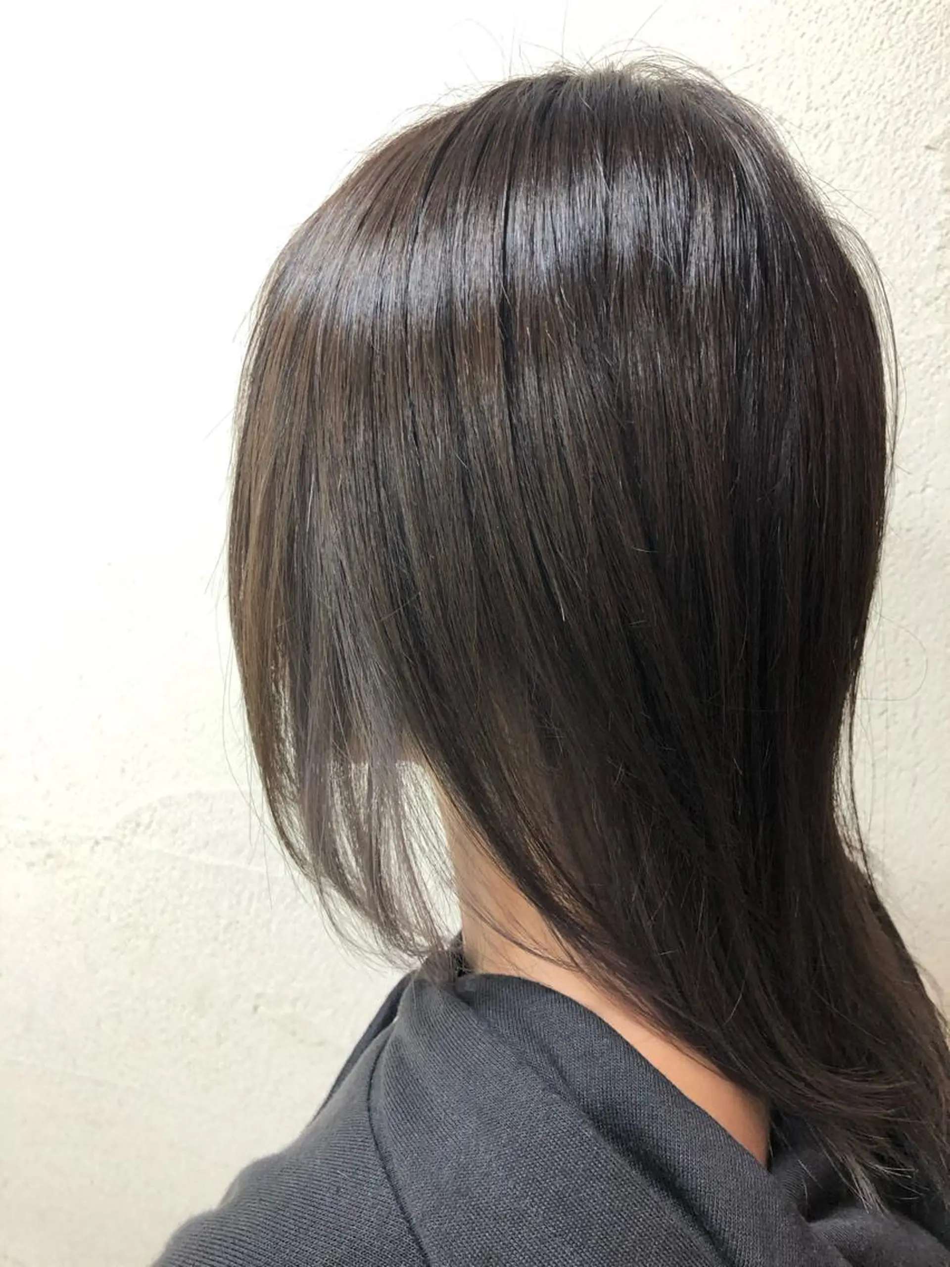 ミディアム 阿部 美咲のヘアスタイル