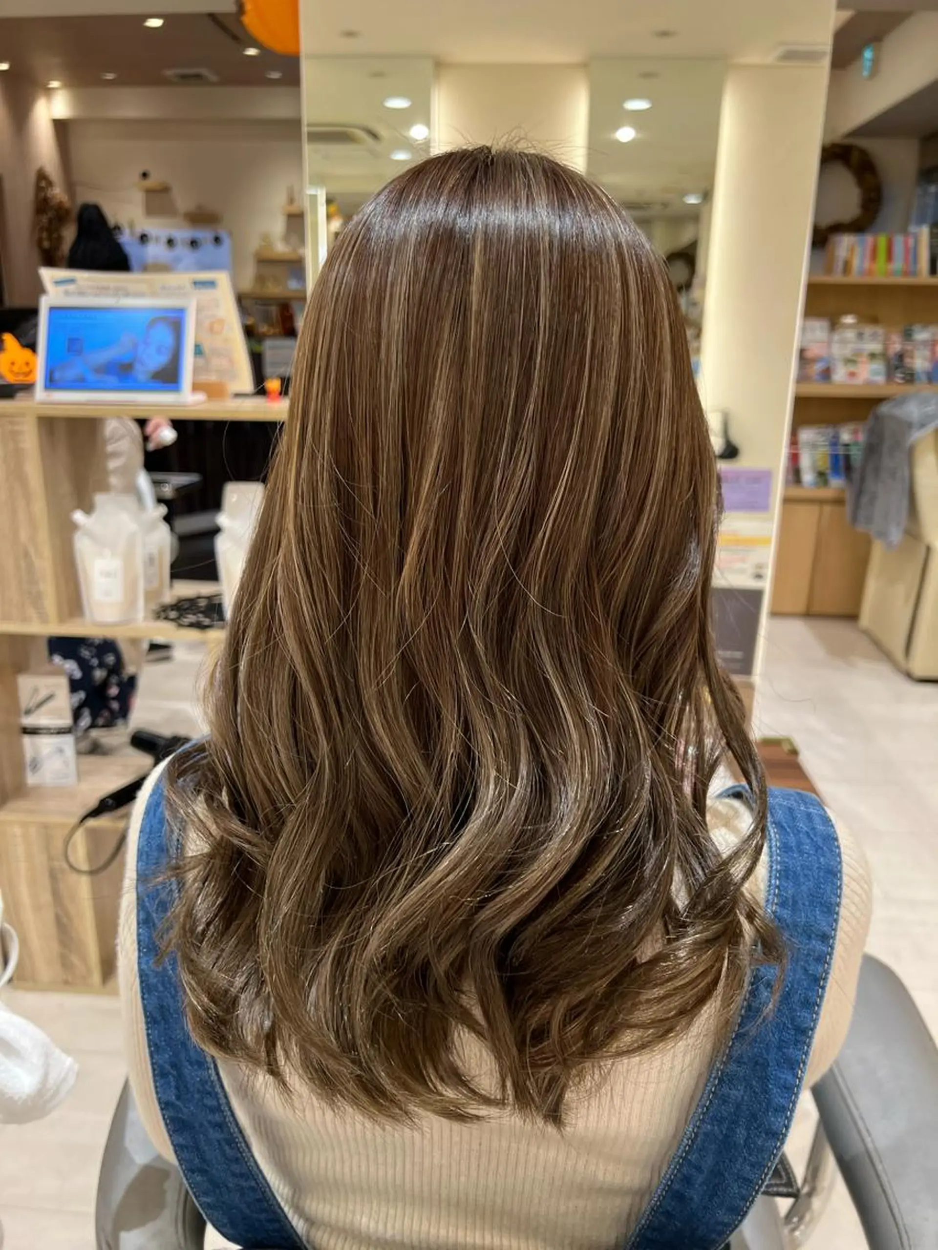 カラー 久永 菫のヘアスタイル