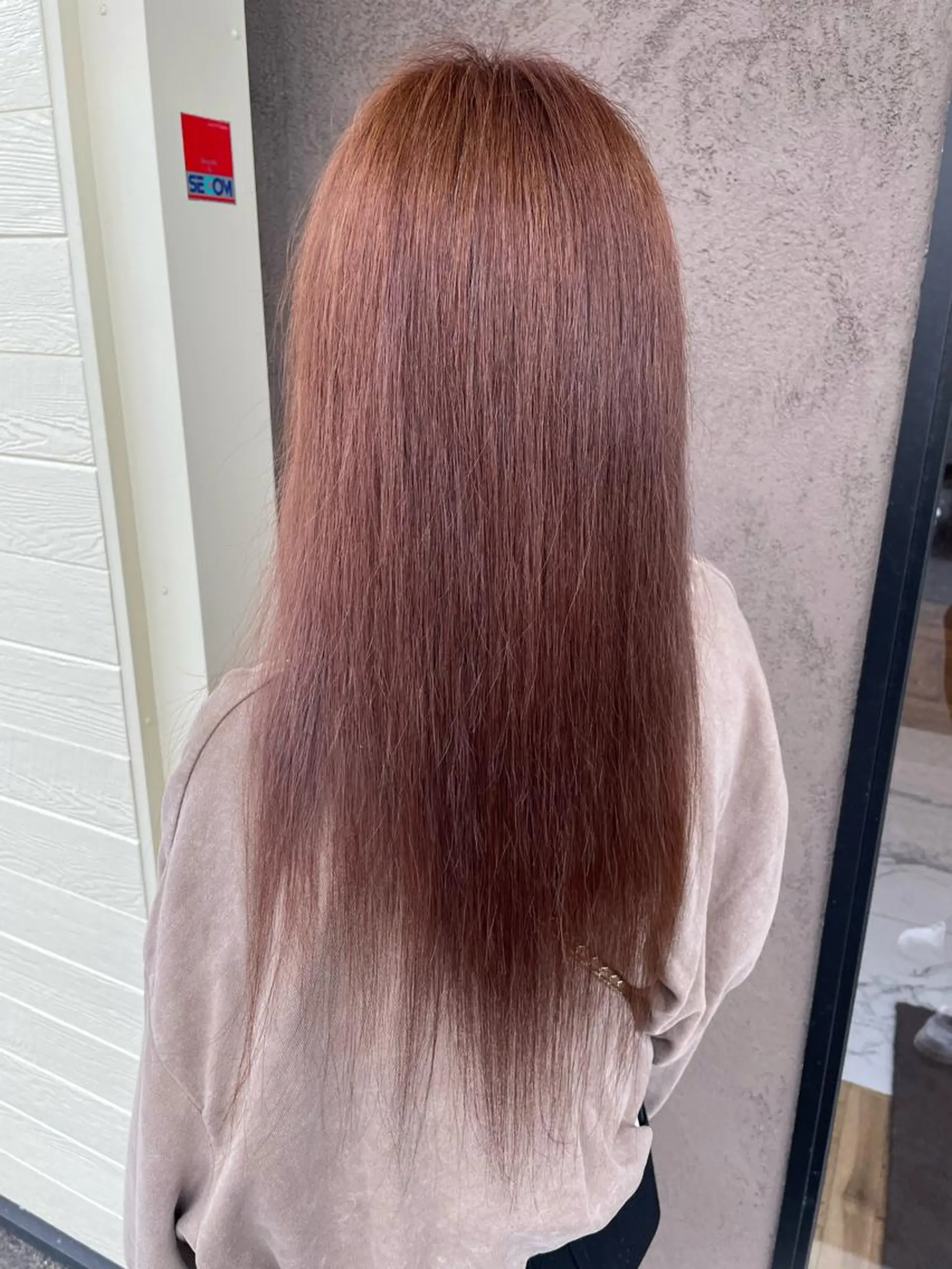 カラー 岡村 真子のヘアスタイル