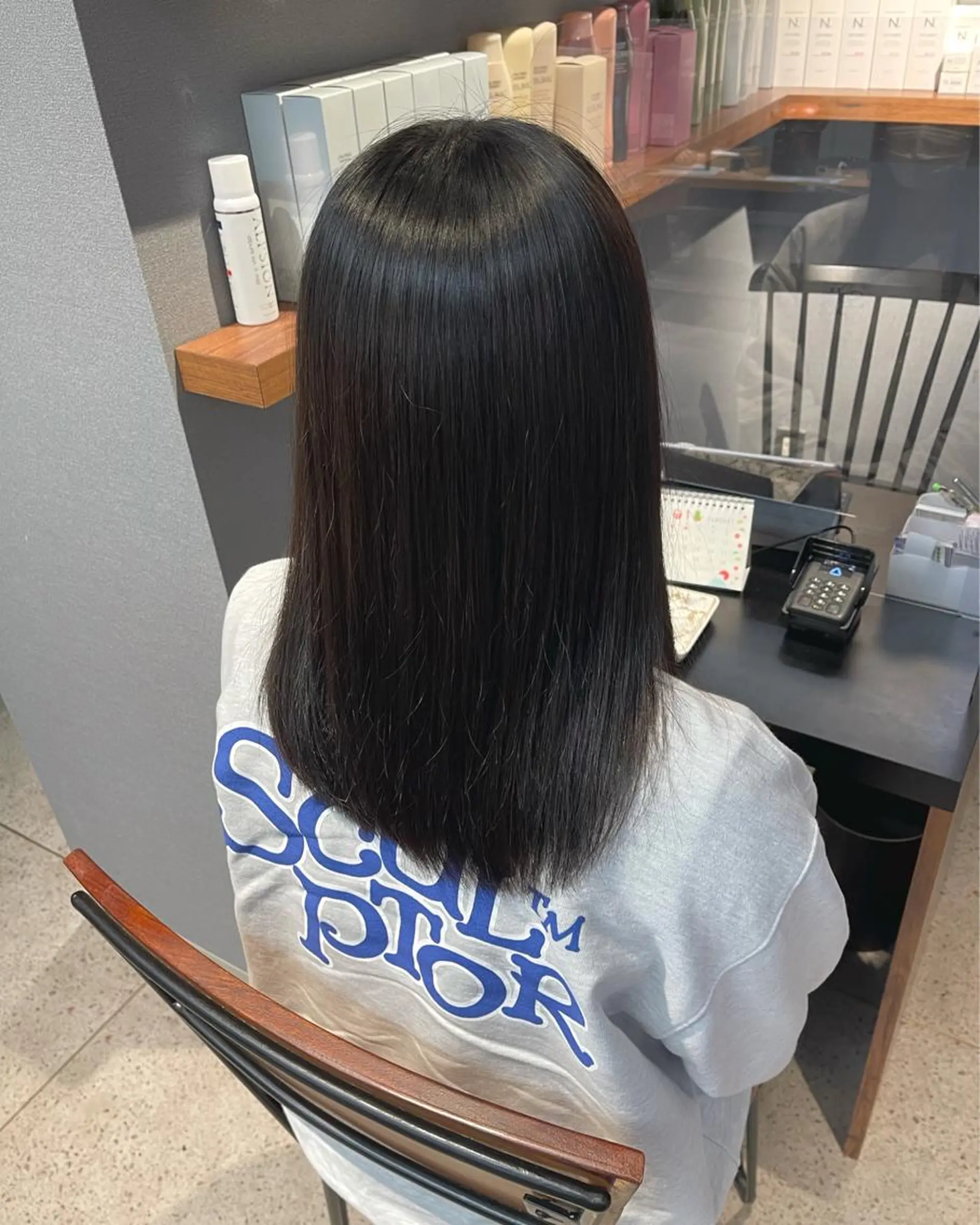 セミロング カラー ヘアアレンジ ブリーチ トリートメント ヘアカラー トリートメント メンズパーマモデル 無料/今間 海音のヘアスタイル