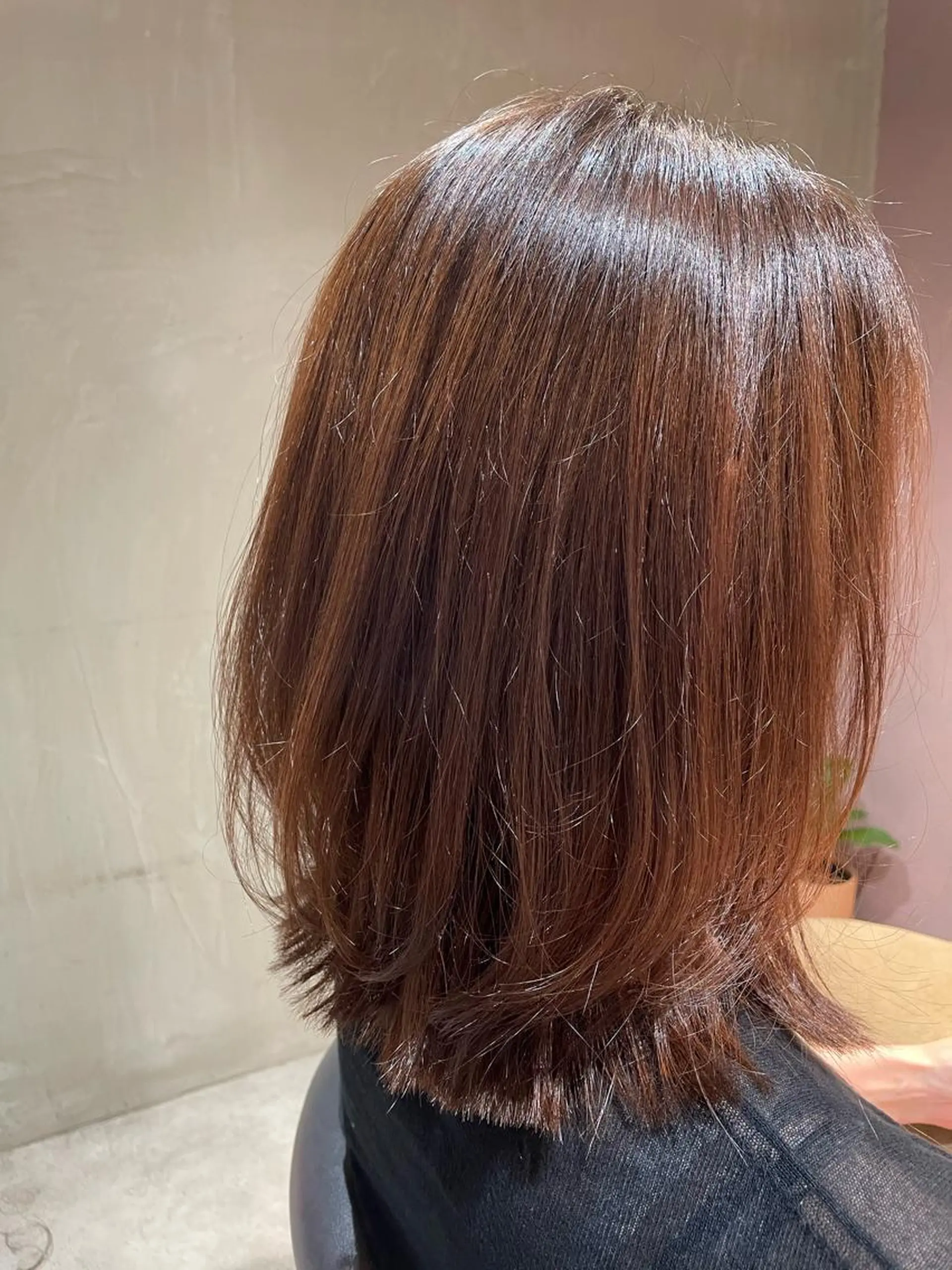 ミディアム カラー ピンクカラー レイヤーカット カット ヘアカラー 永宮 采佳のヘアスタイル